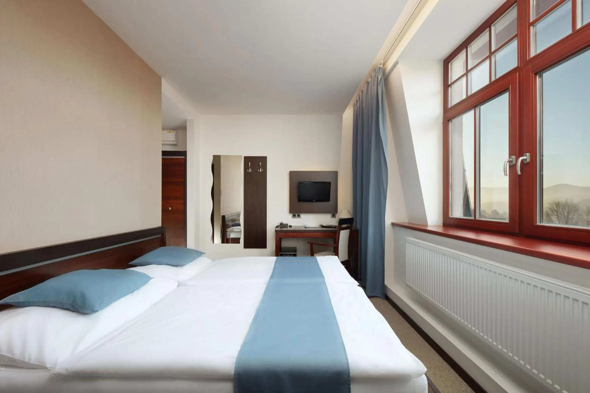 Mountain view, Bed in Hotel Slunný Dvůr