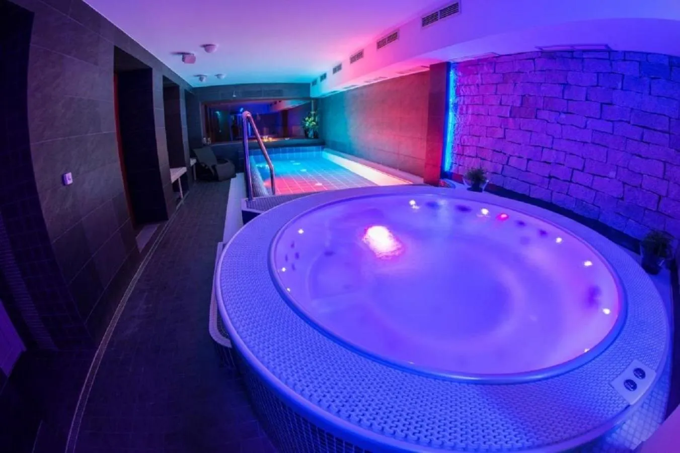 Hot Tub in Hotel Slunný Dvůr