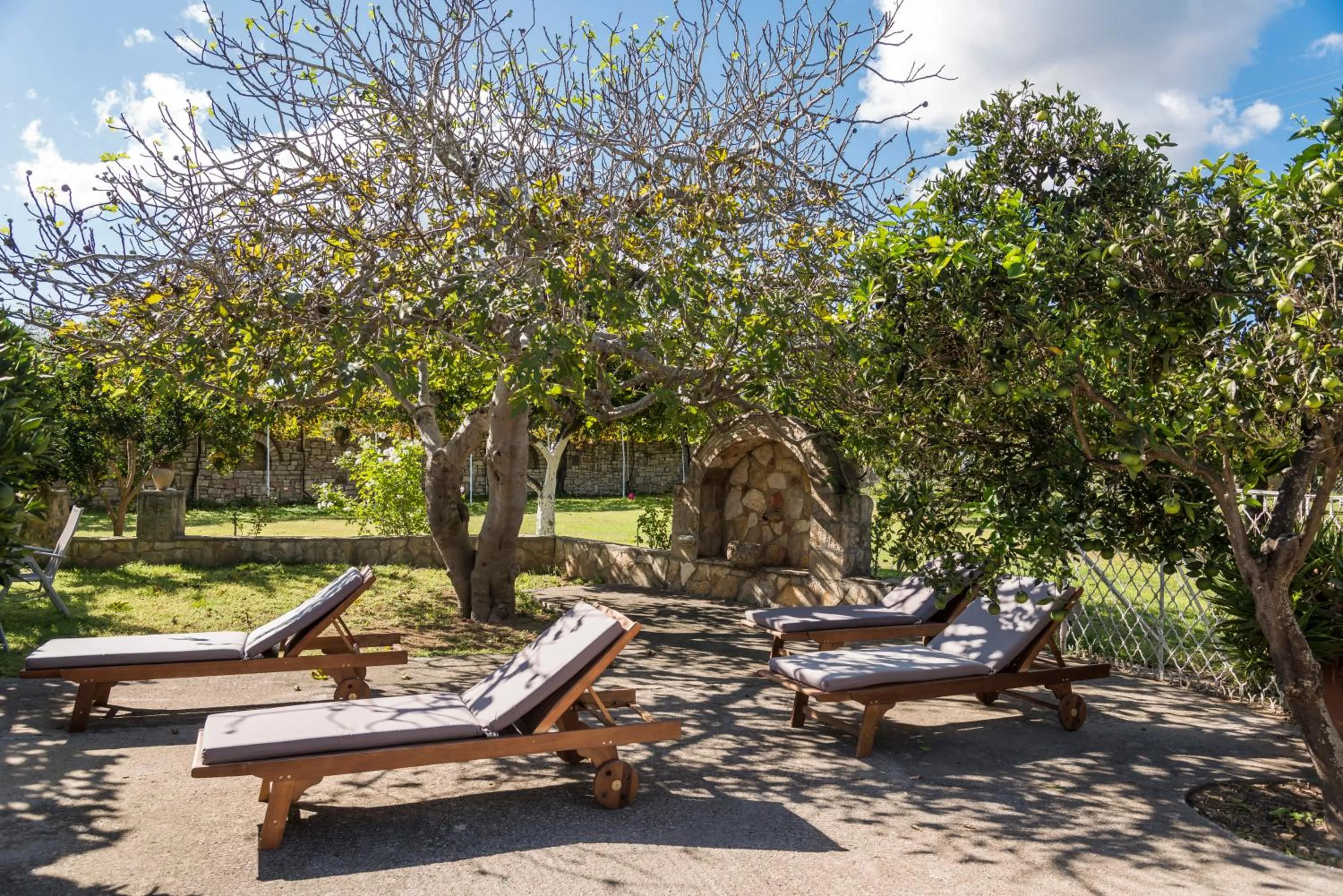 Garden in Akroyali Hotel & Villas