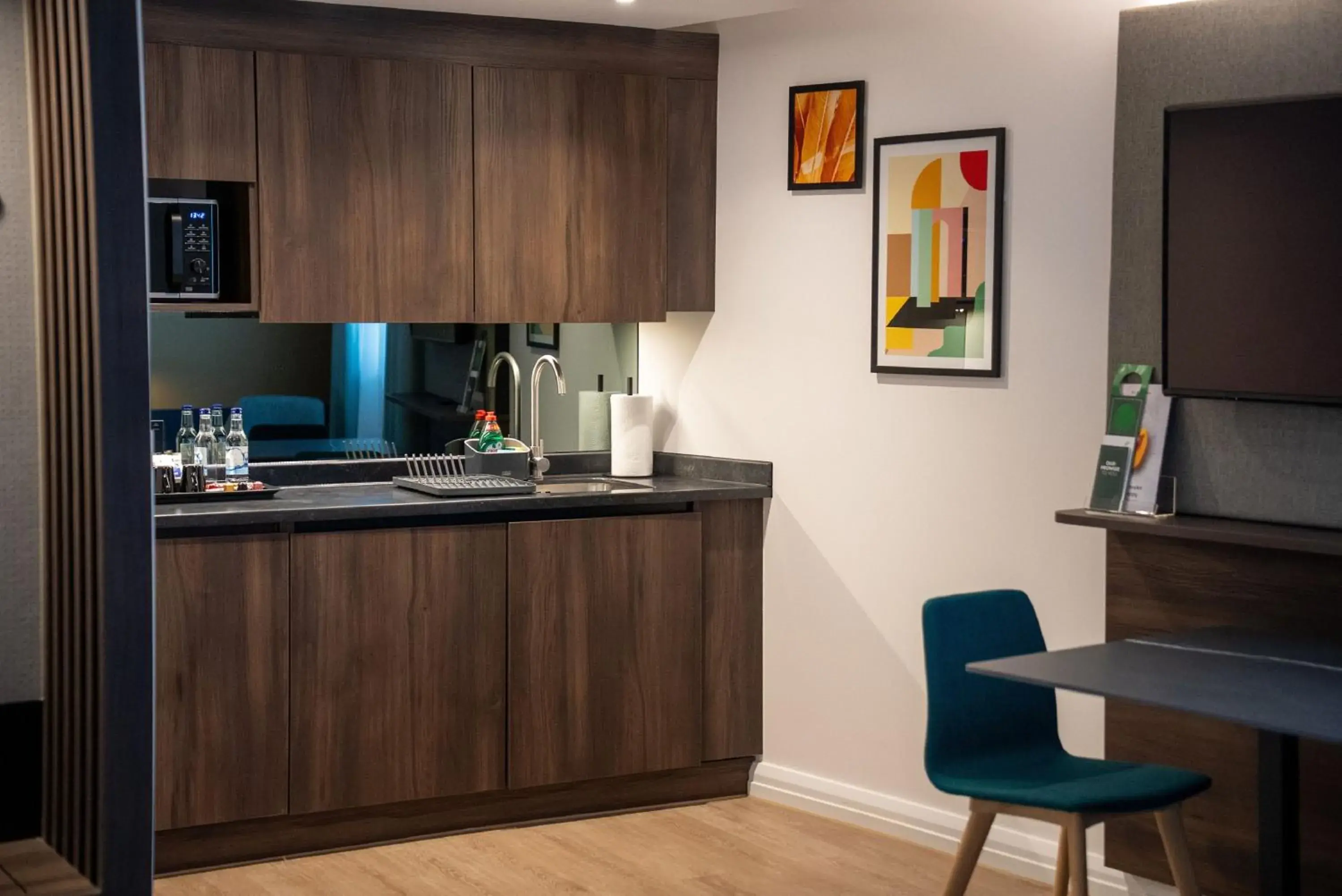 Photo of the whole room in Holiday Inn London - Whitechapel by IHG Photo of the whole room in Holiday Inn London - Whitechapel by IHG