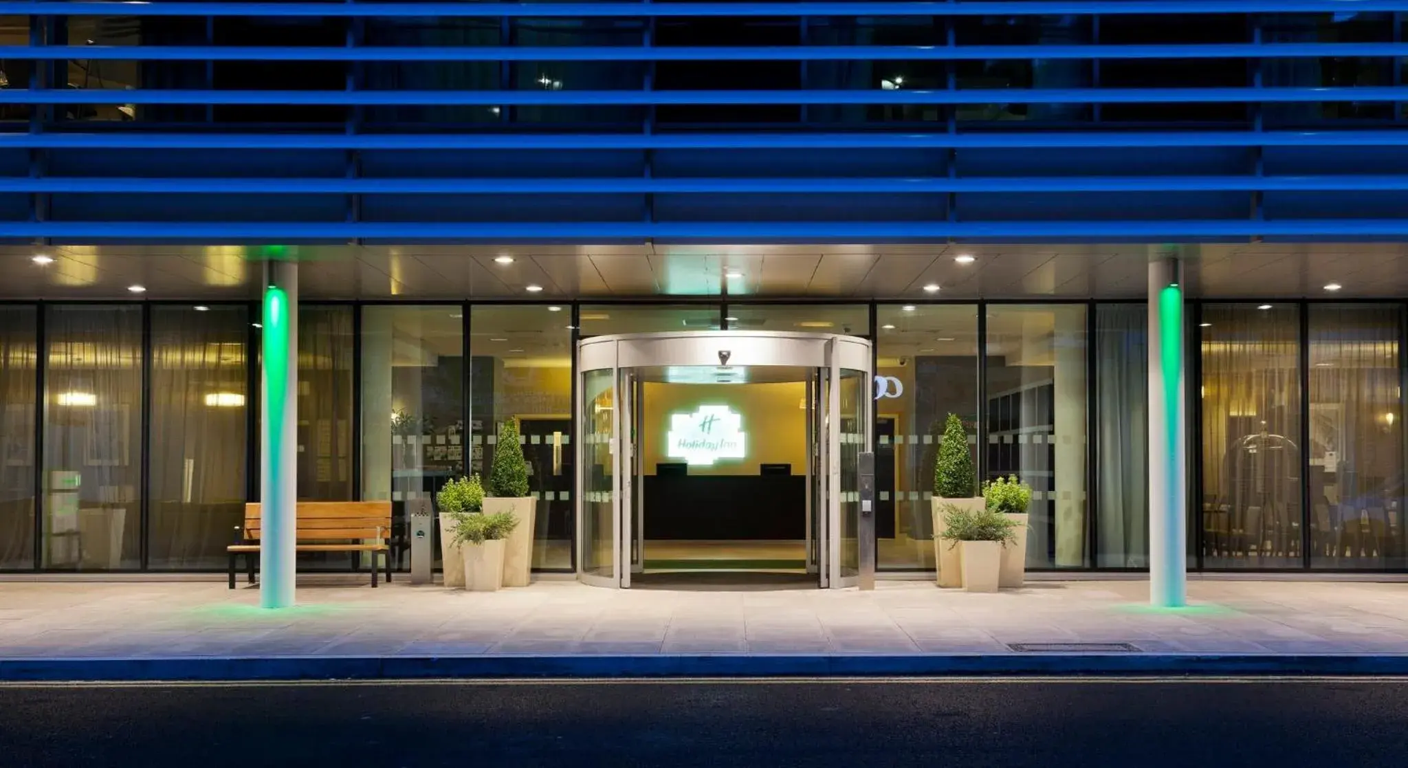 Property building in Holiday Inn London - Whitechapel by IHG Property building in Holiday Inn London - Whitechapel by IHG