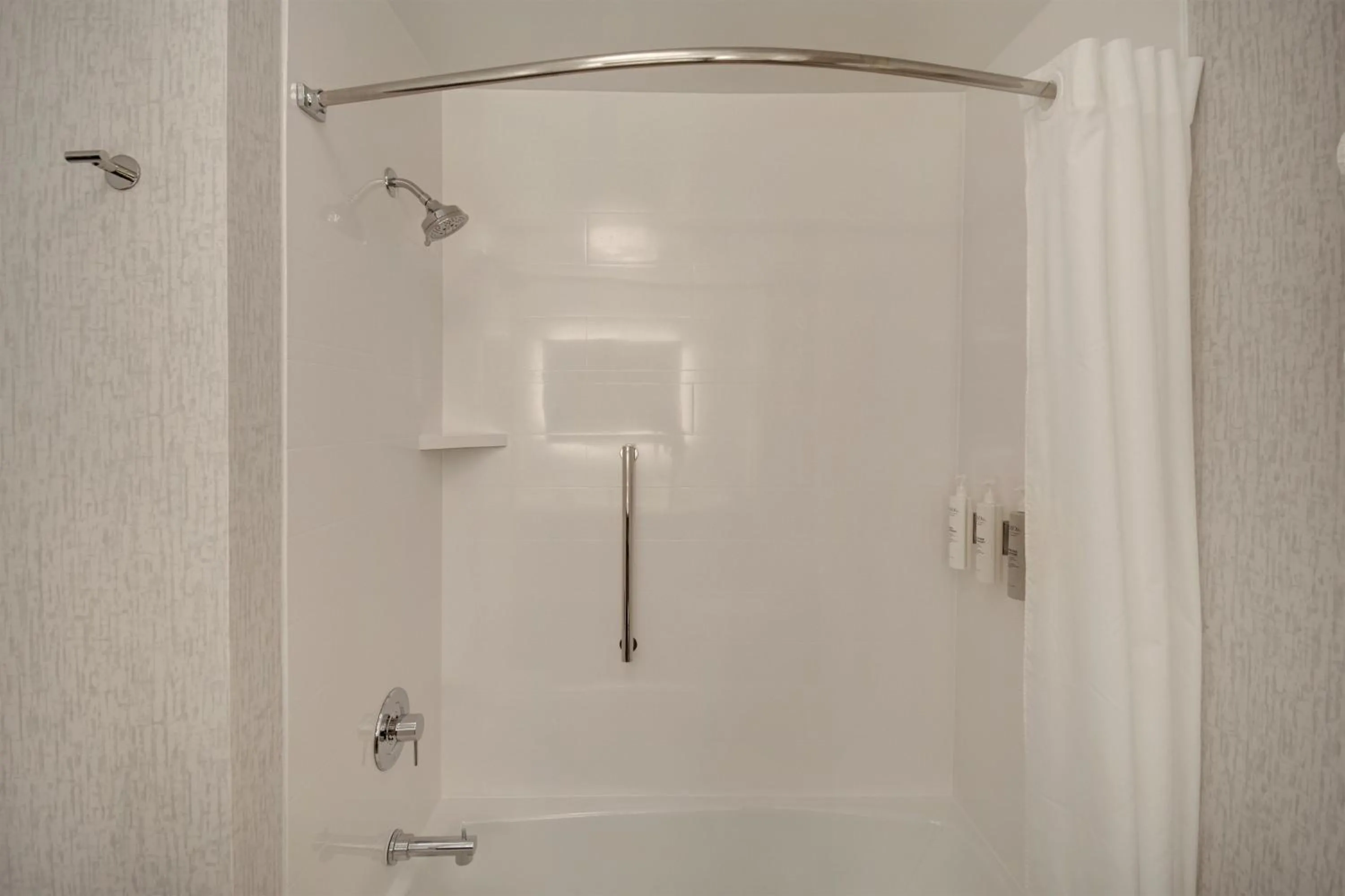 Bathroom in Hampton Inn & Suites Dayton-Vandalia