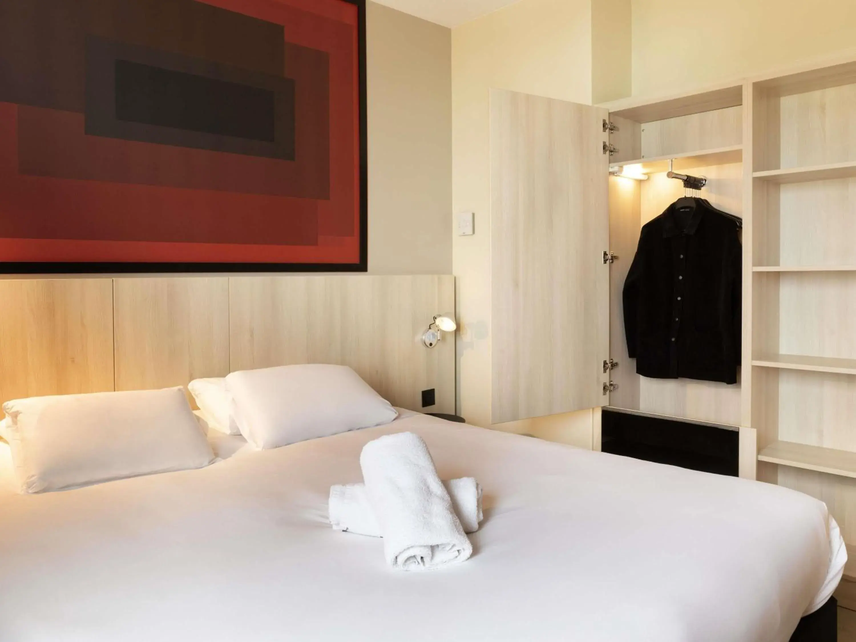 Bedroom, Bed in ibis Douai Dechy Bedroom, Bed in ibis Douai Dechy