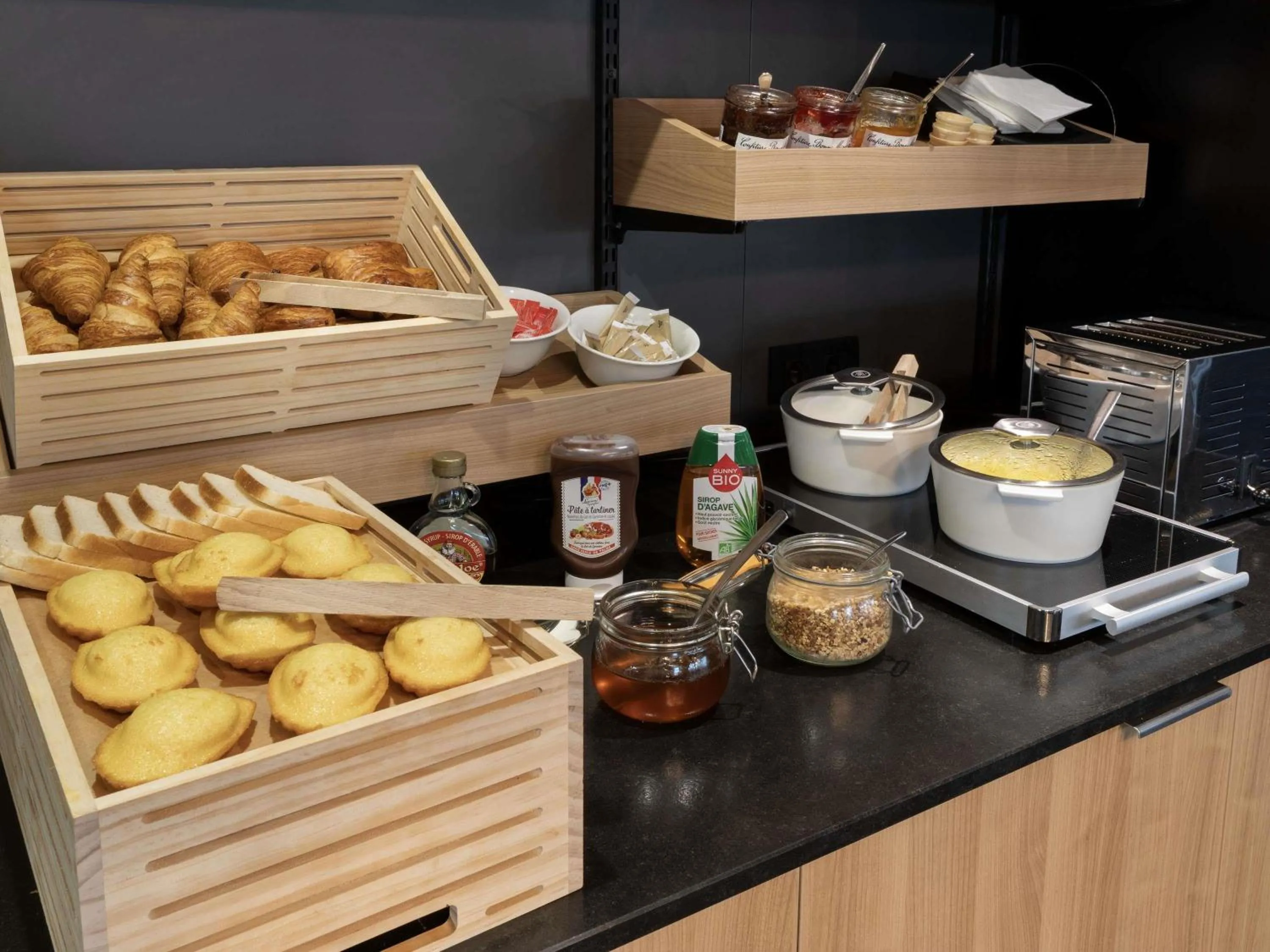 Restaurant/places to eat in ibis Douai Dechy