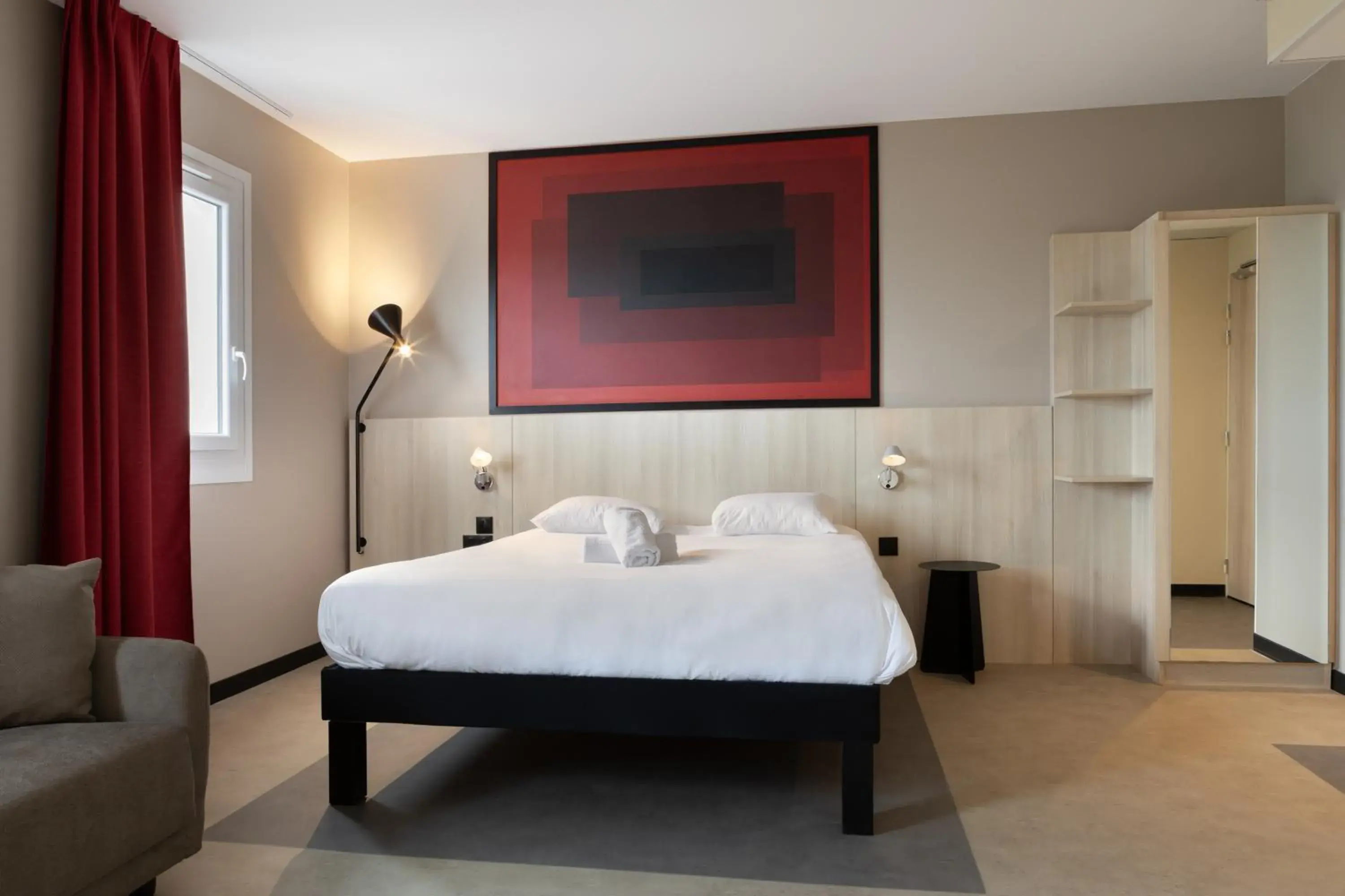 Photo of the whole room, Bed in ibis Douai Dechy Photo of the whole room, Bed in ibis Douai Dechy