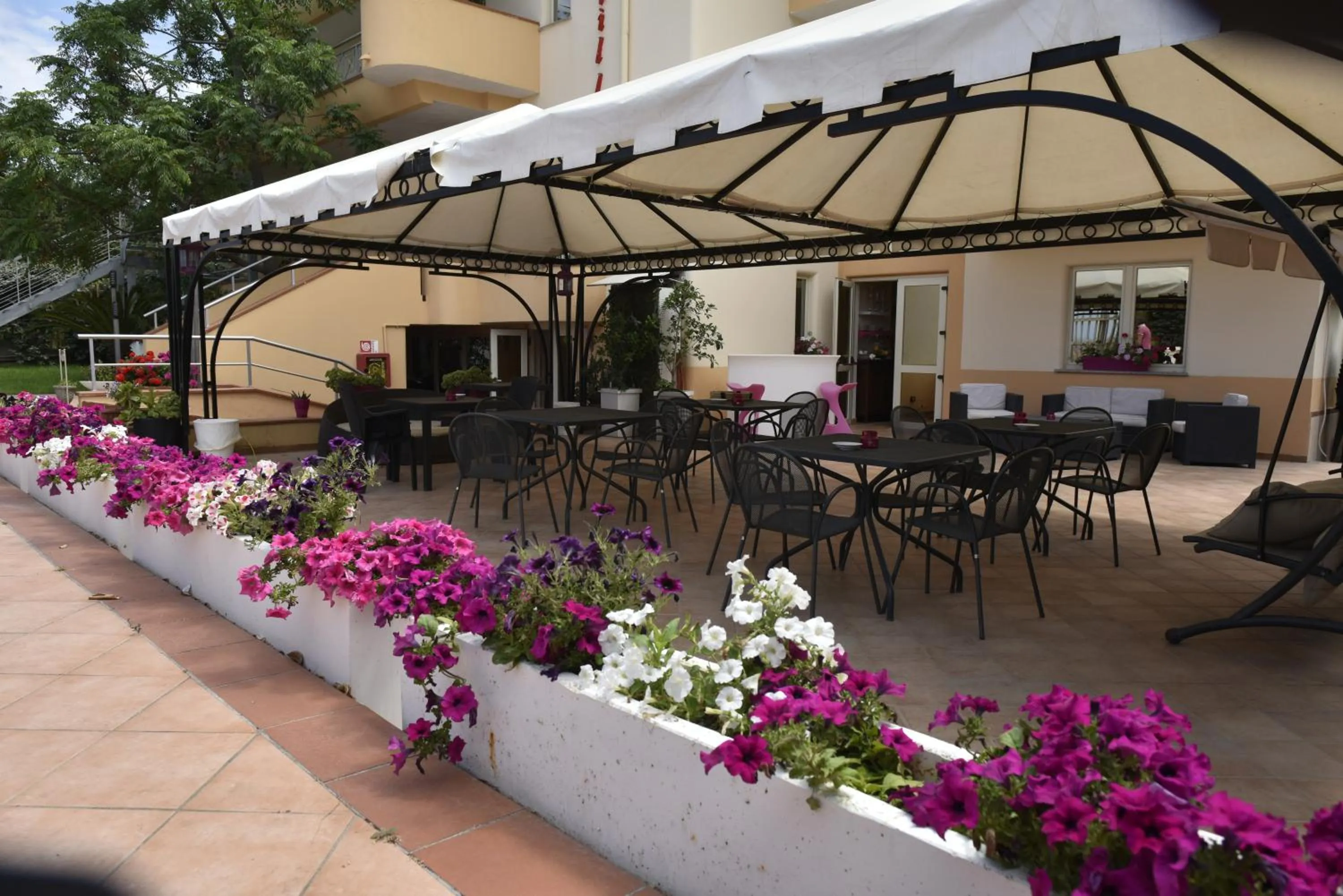 Property building in Hotel La Villa