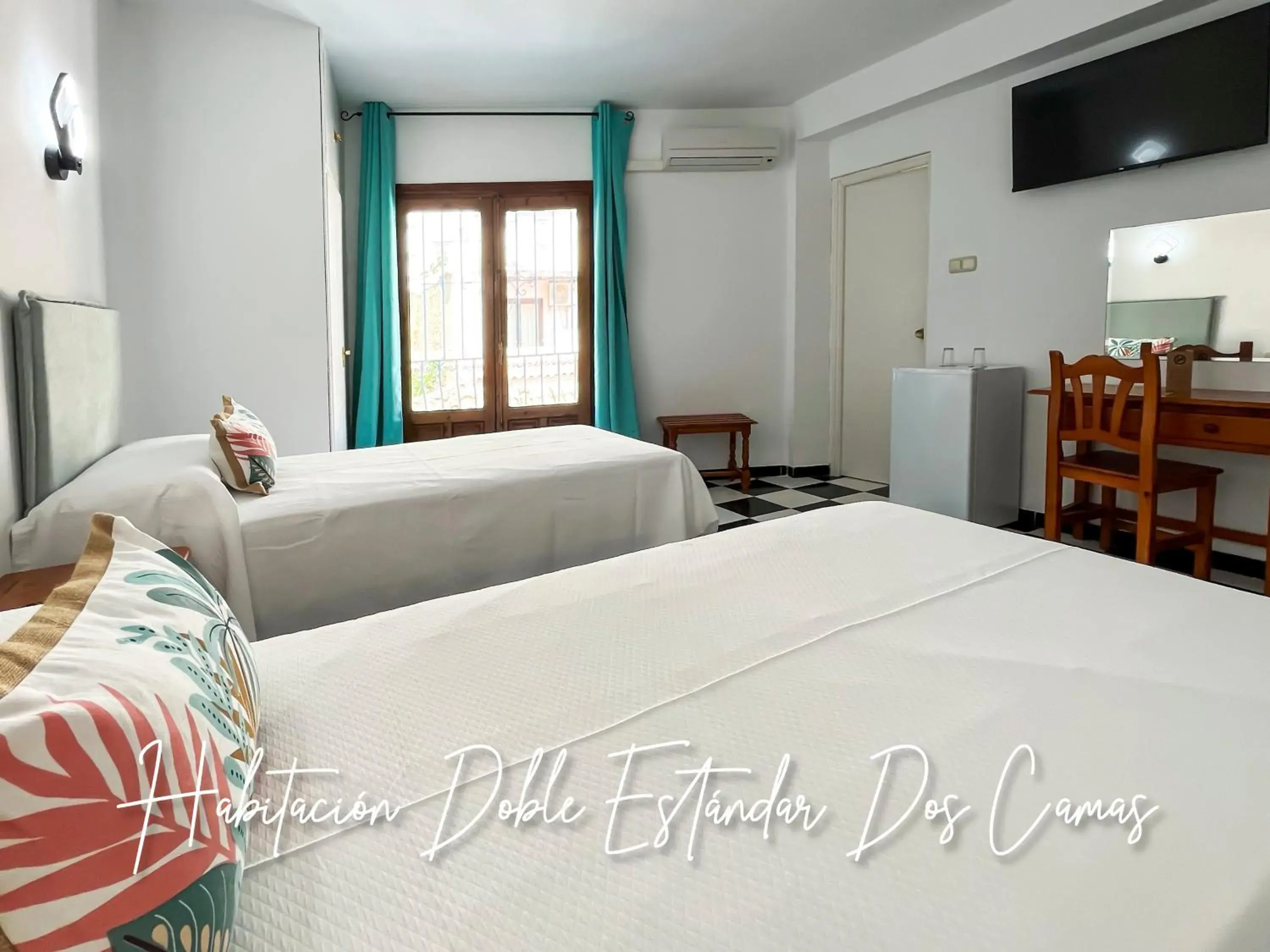 Standard Twin Room in Micaela Charming Hostal Standard Twin Room in Micaela Charming Hostal