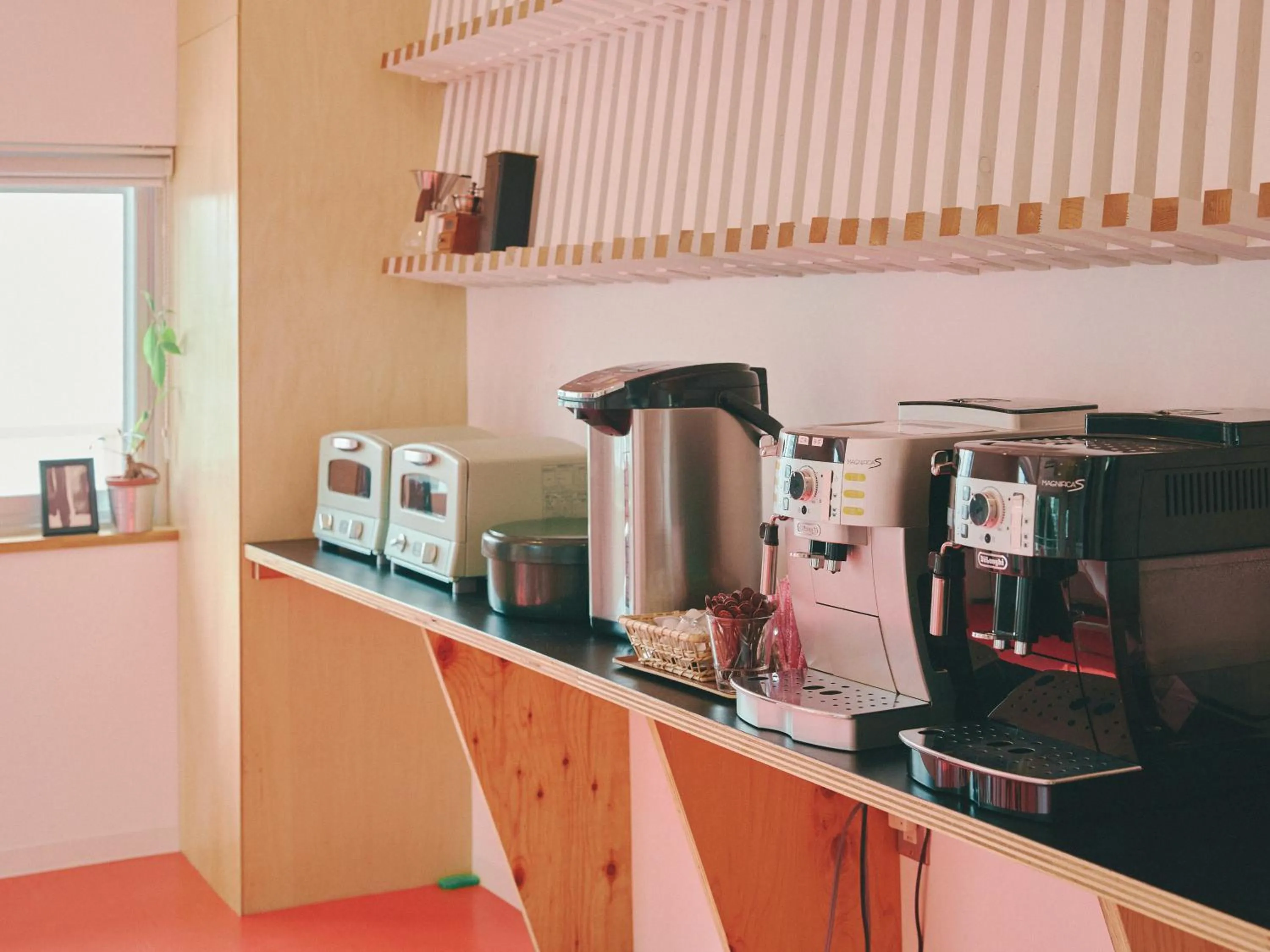 Coffee/tea facilities in Guest Living Mu Nanki Shirahama