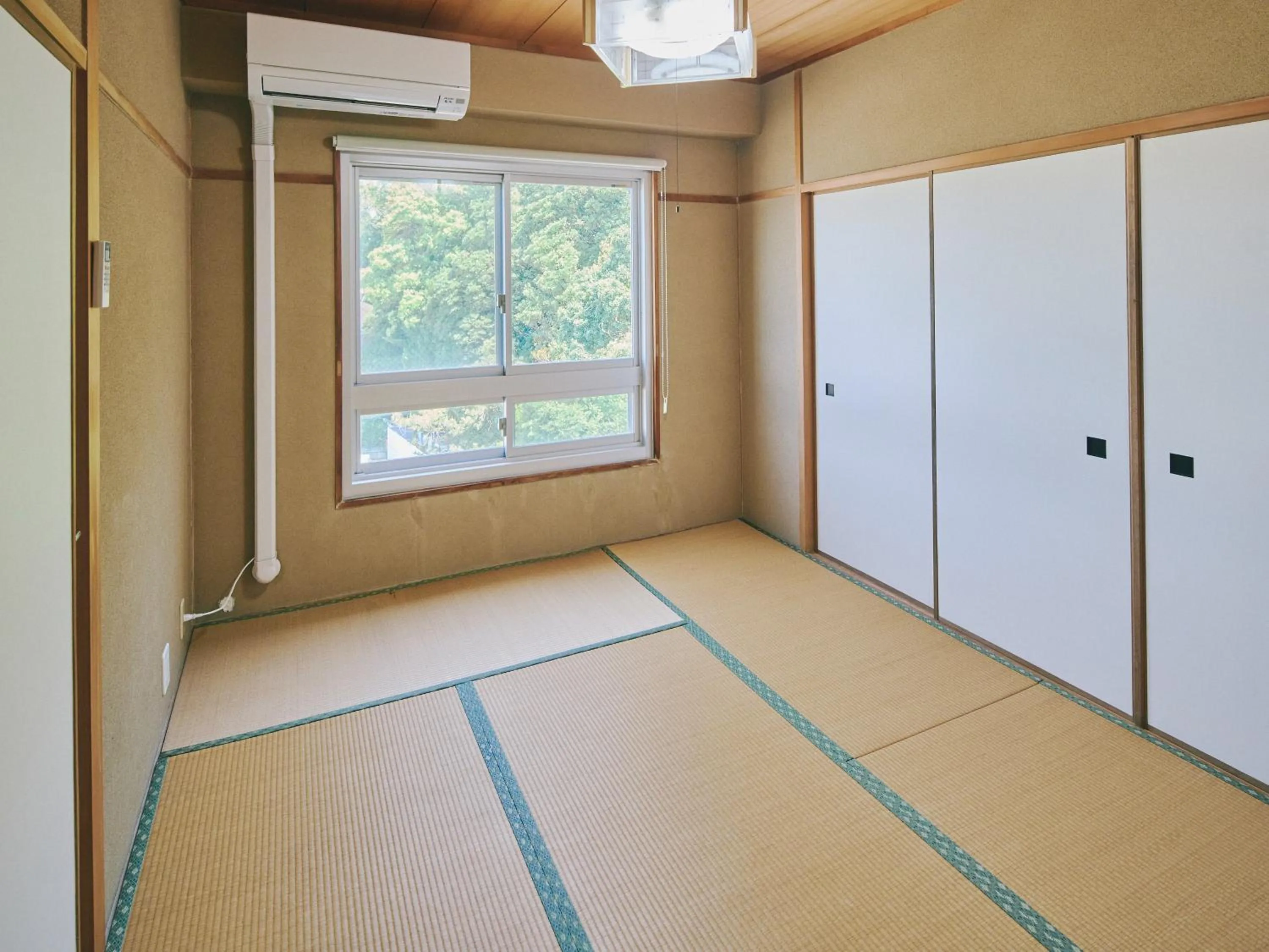 air conditioner in Guest Living Mu Nanki Shirahama