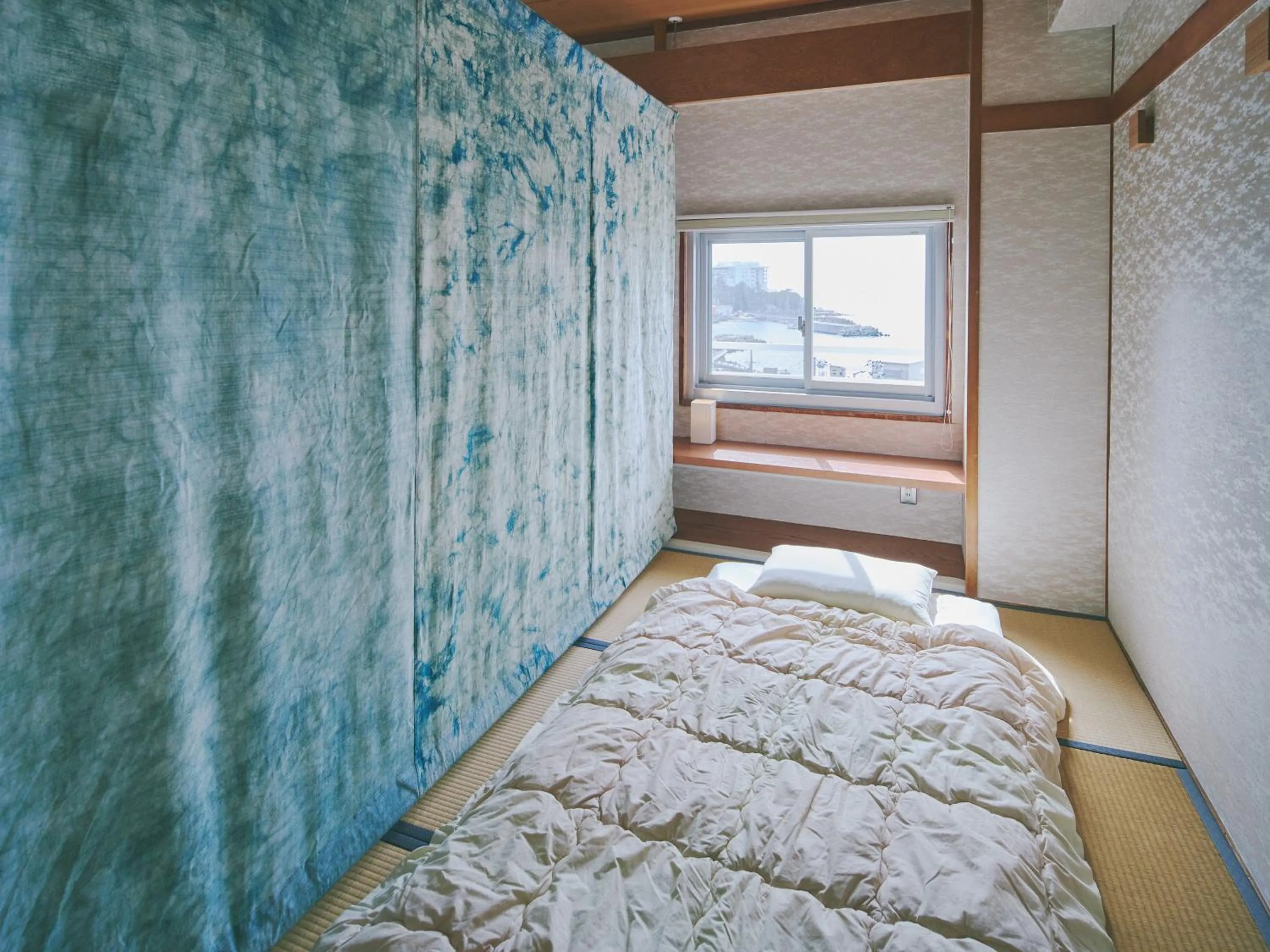 Bedroom, Bed in Guest Living Mu Nanki Shirahama