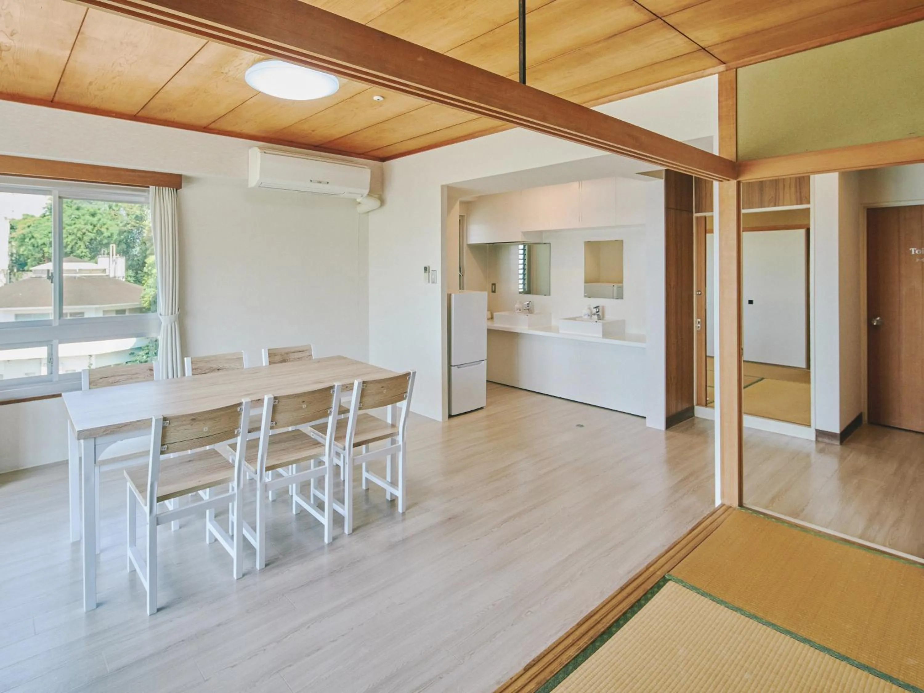 Photo of the whole room in Guest Living Mu Nanki Shirahama