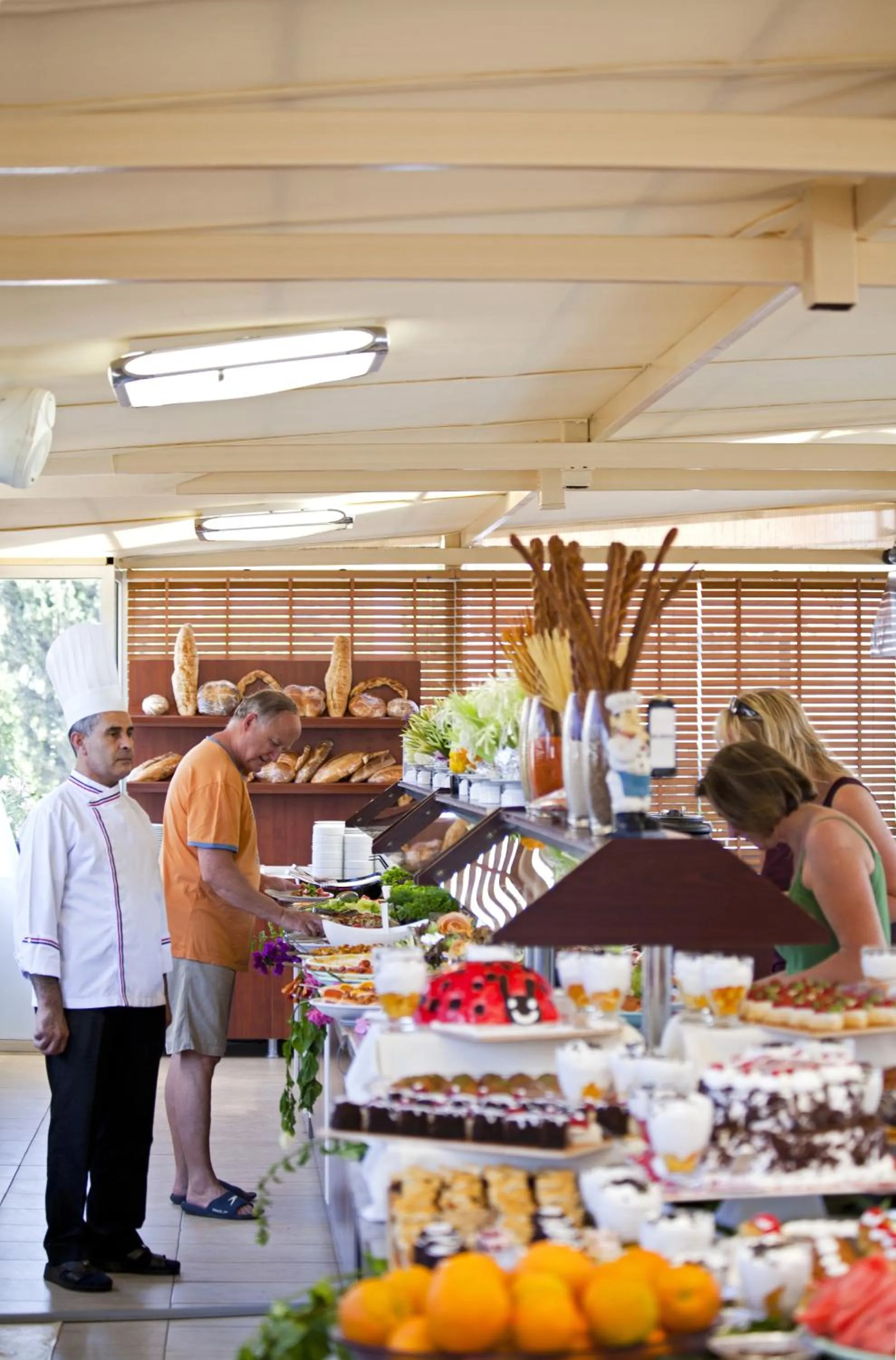 Restaurant/places to eat in Bitez Risa Hotel