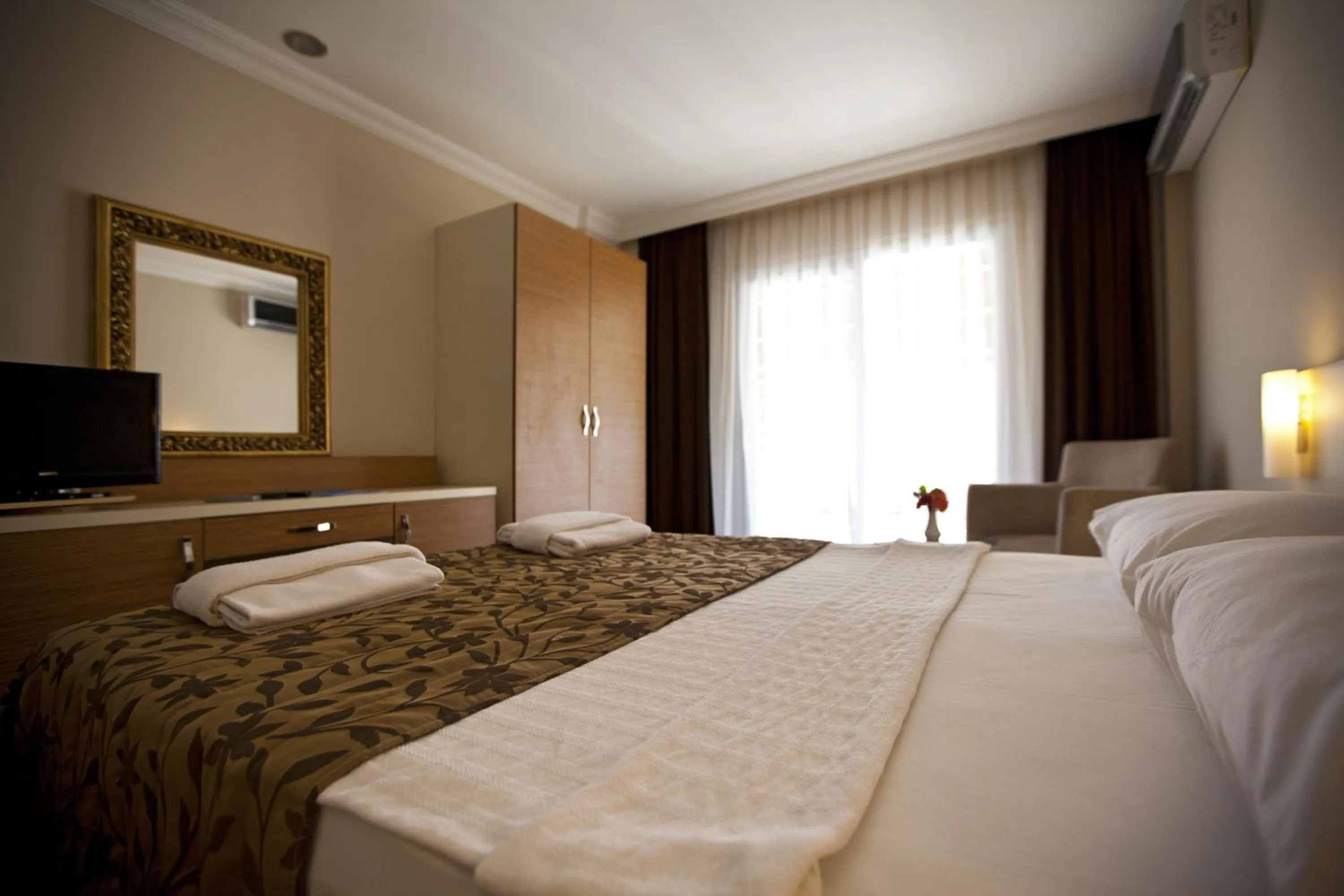 Photo of the whole room in Bitez Risa Hotel