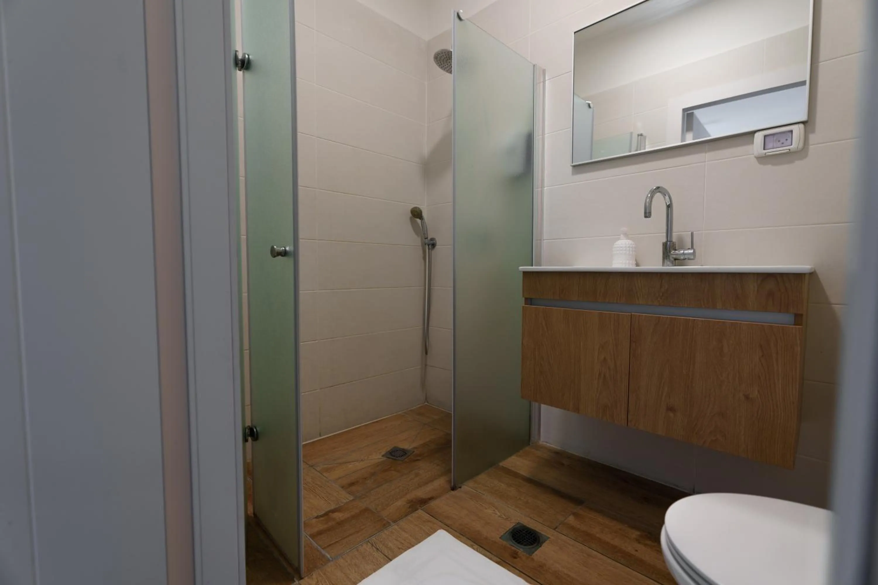 Shower in Zimmer Garden