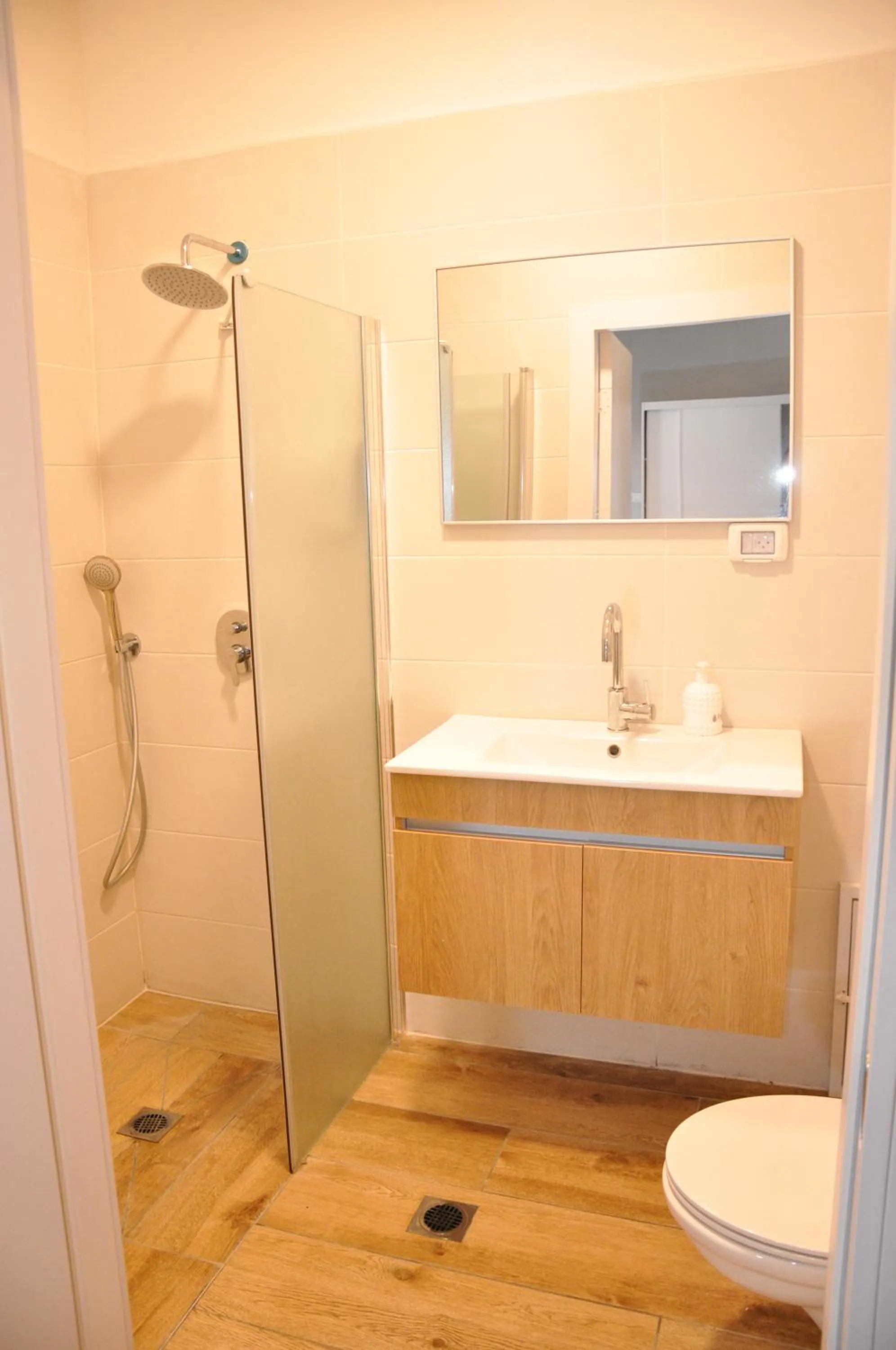 Shower in Zimmer Garden