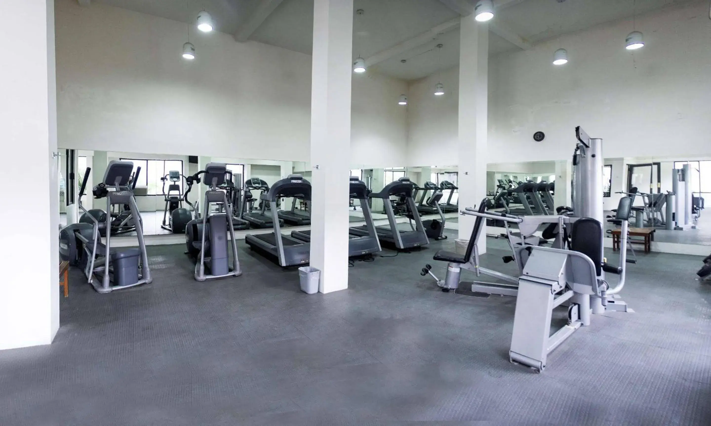 Fitness centre/facilities in Radisson Hotel & Convention Center Toluca Fitness centre/facilities in Radisson Hotel & Convention Center Toluca