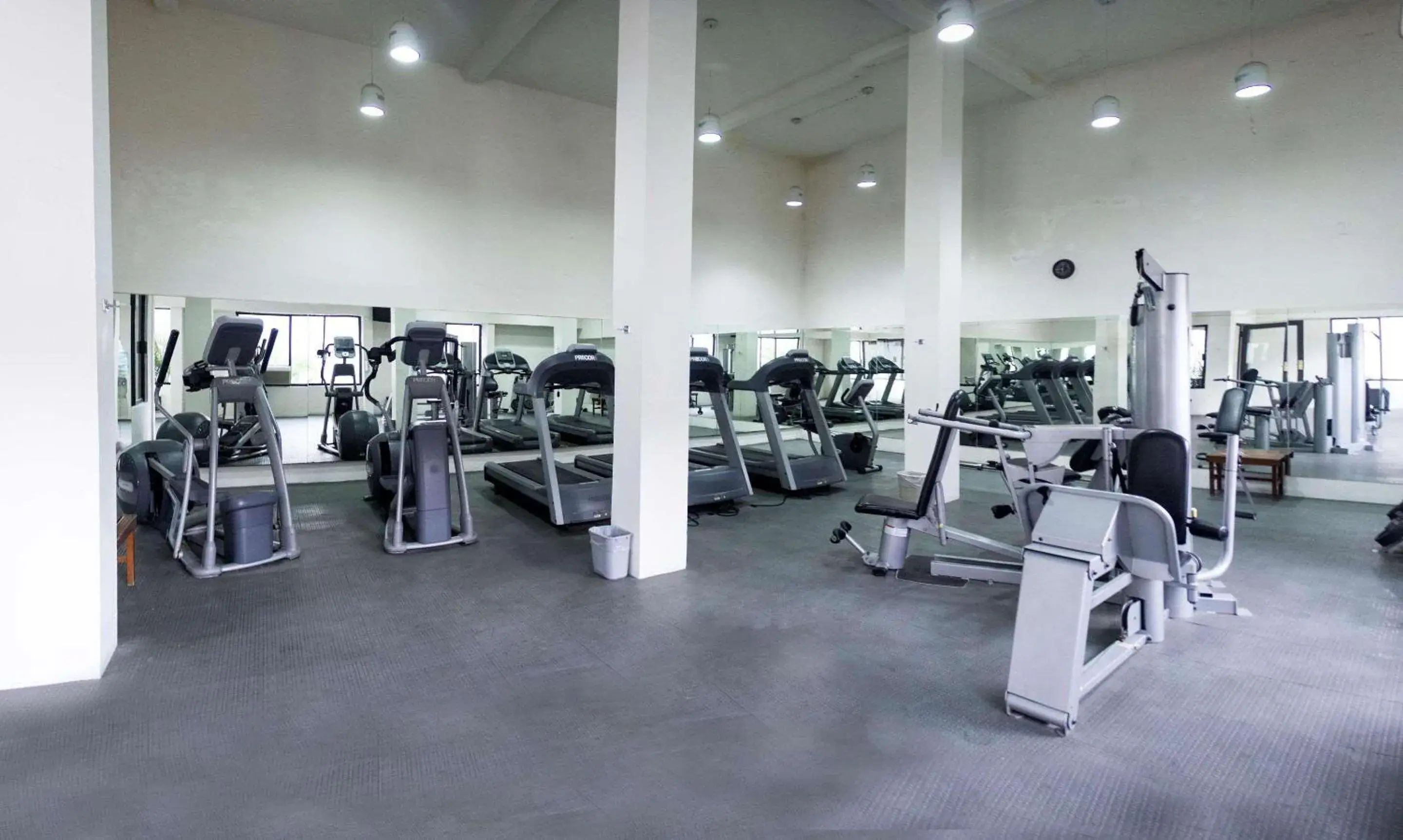 Fitness centre/facilities in Radisson Hotel & Convention Center Toluca Fitness centre/facilities in Radisson Hotel & Convention Center Toluca