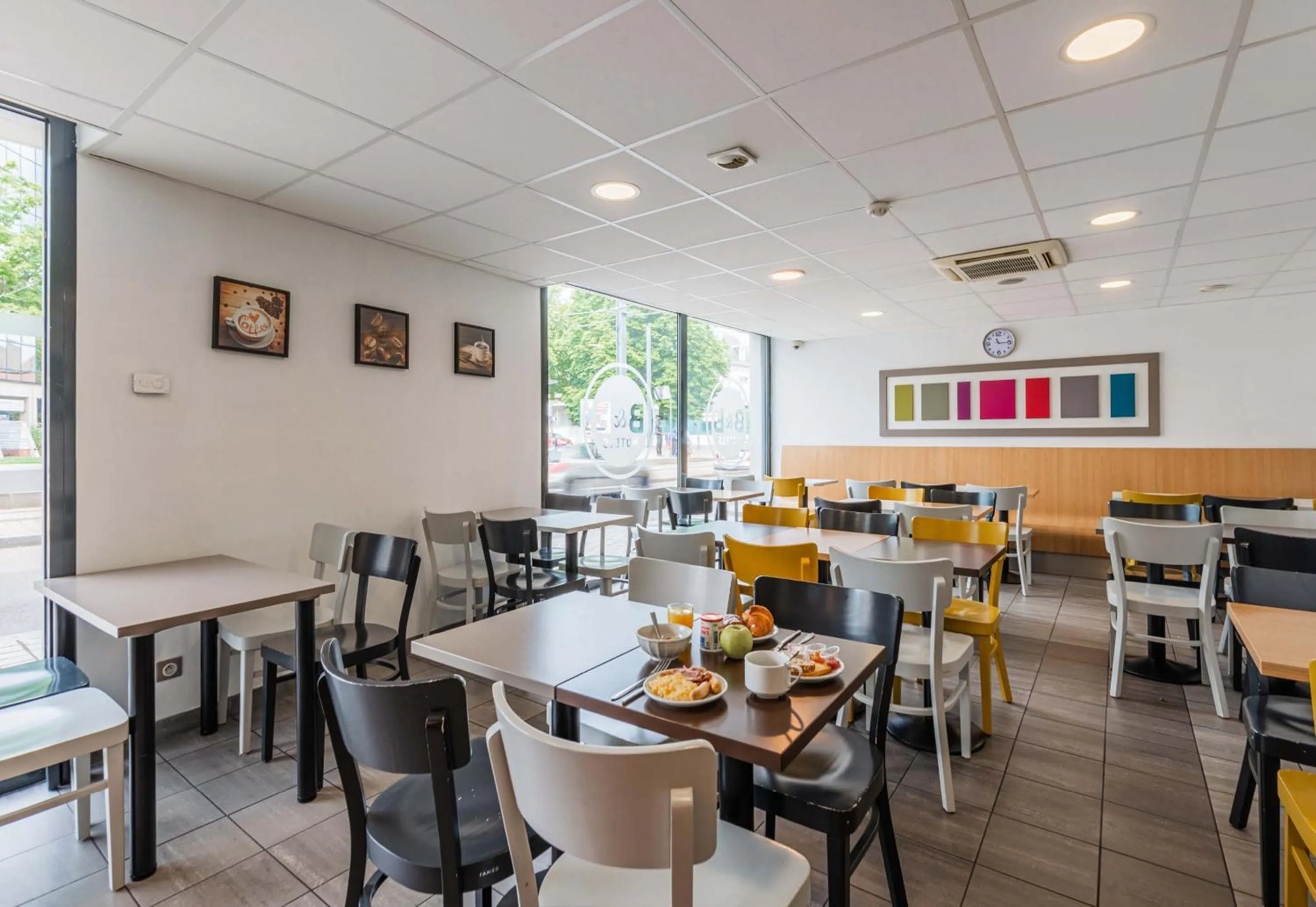Restaurant/places to eat in B&B HOTEL Mulhouse Centre