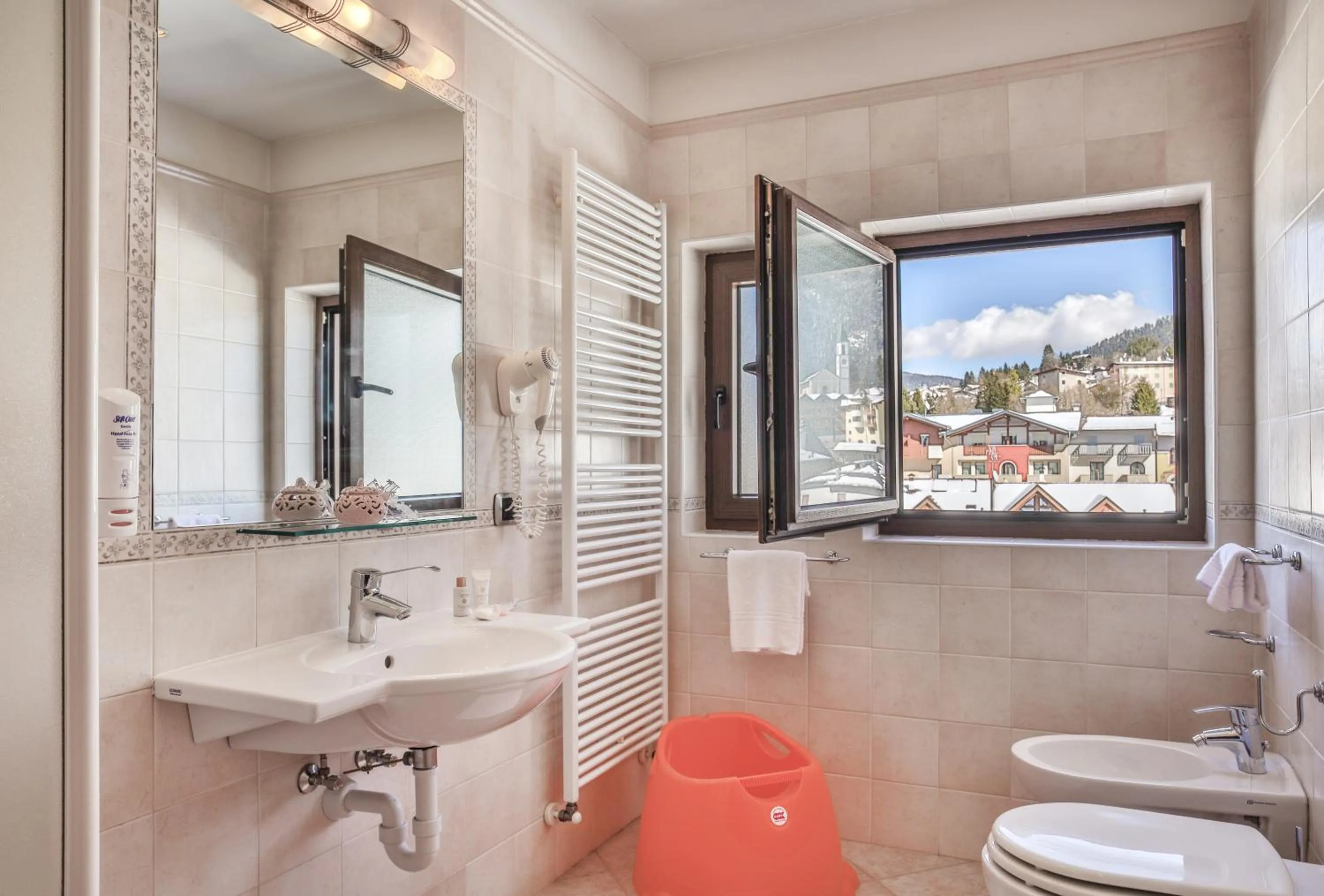 Bathroom in Hotel Rosa Alpina