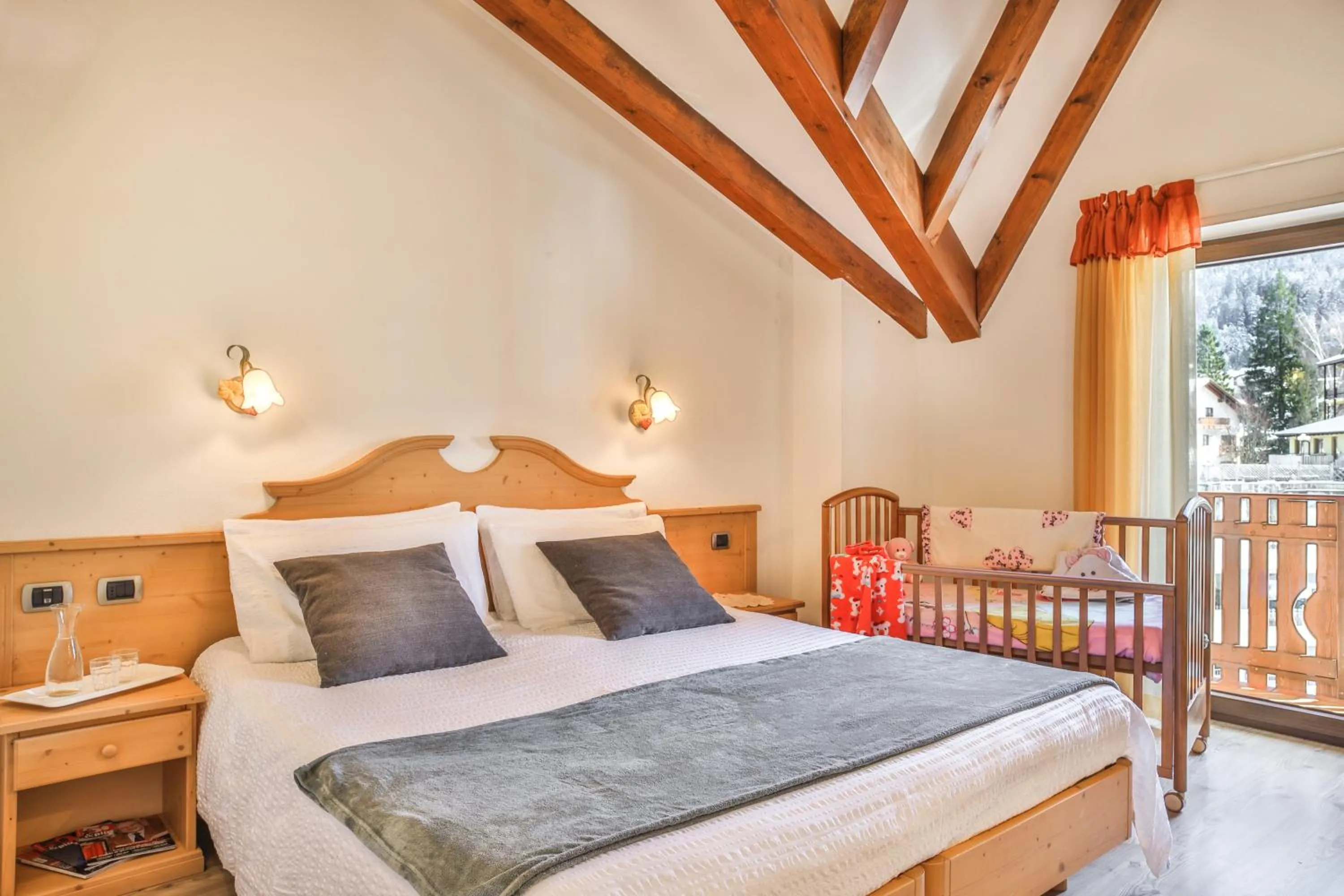 Photo of the whole room, Bed in Hotel Rosa Alpina