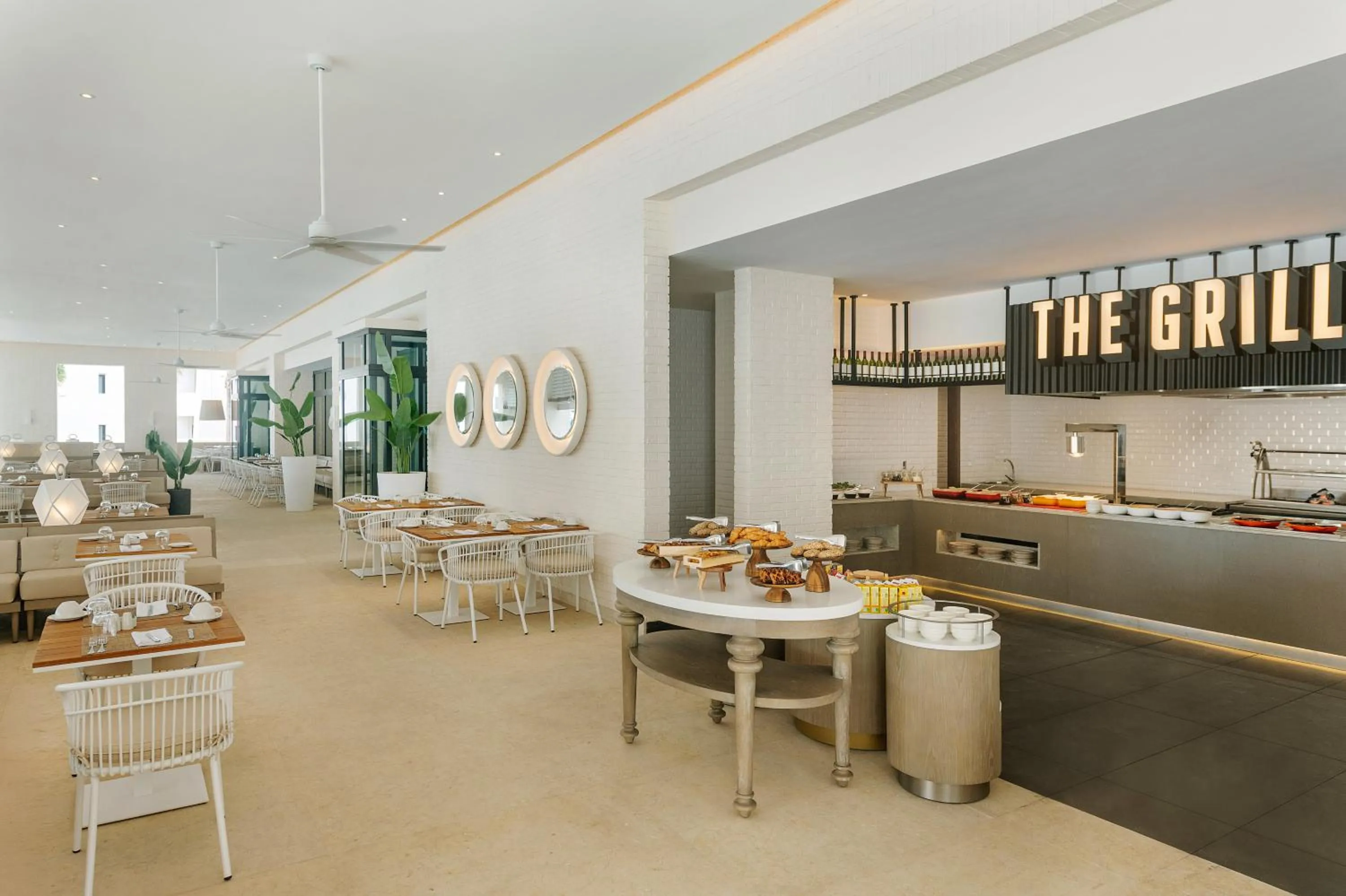 Food and drinks in Melia Casa Maya Cancun All Inclusive