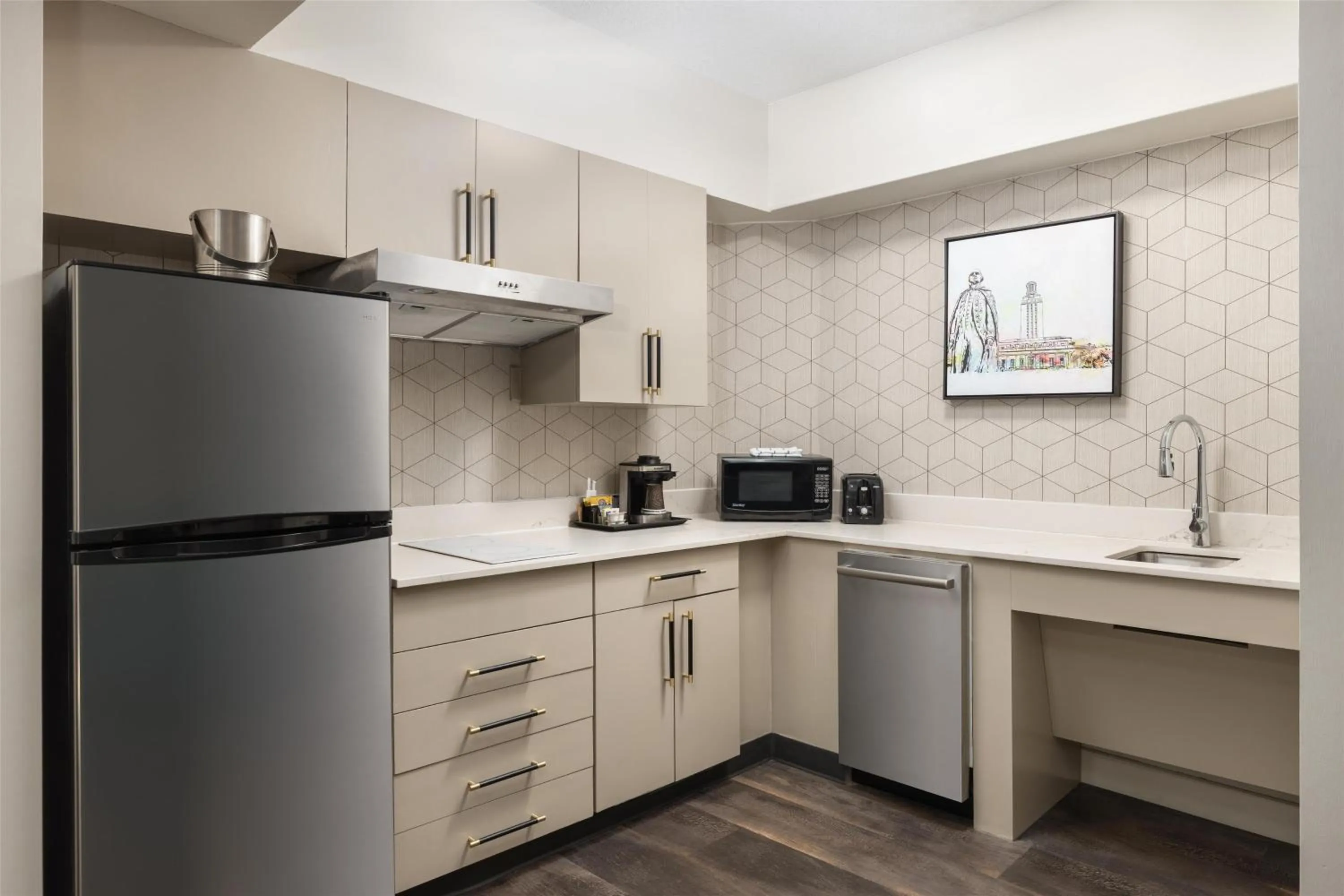 Kitchen or kitchenette in DoubleTree Suites by Hilton Austin Downtown Capitol