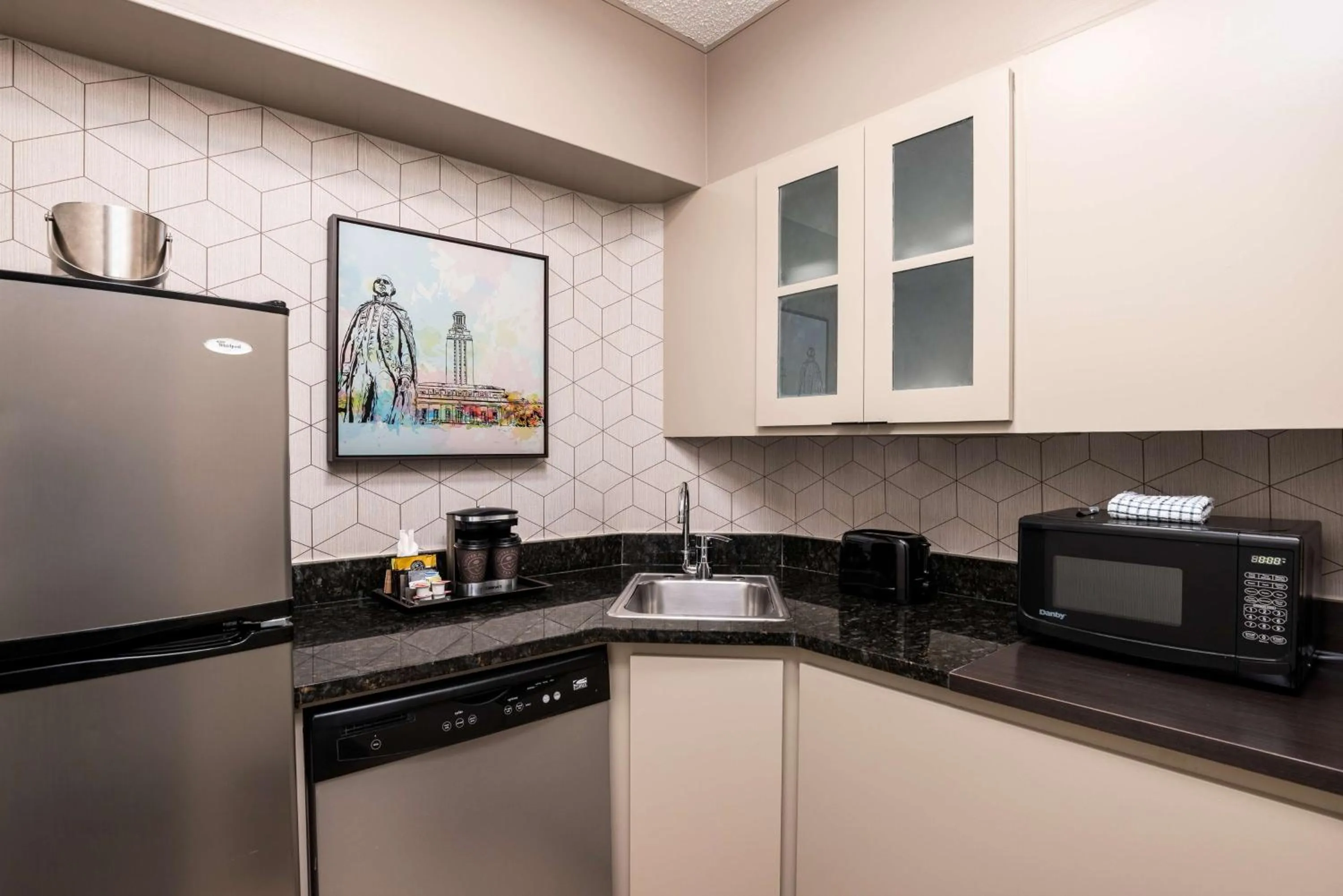 Kitchen or kitchenette in DoubleTree Suites by Hilton Austin Downtown Capitol