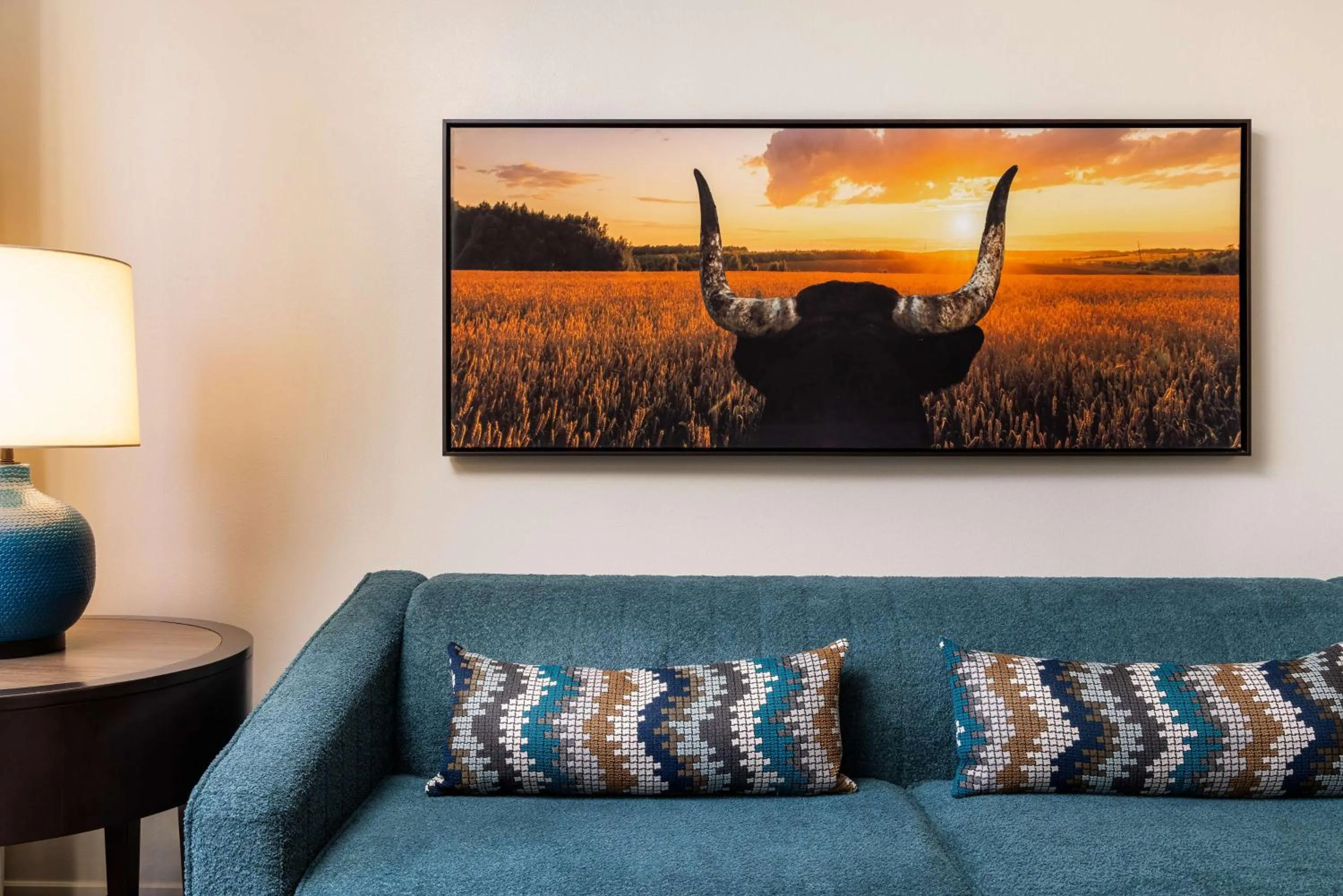 Living room in DoubleTree Suites by Hilton Austin Downtown Capitol