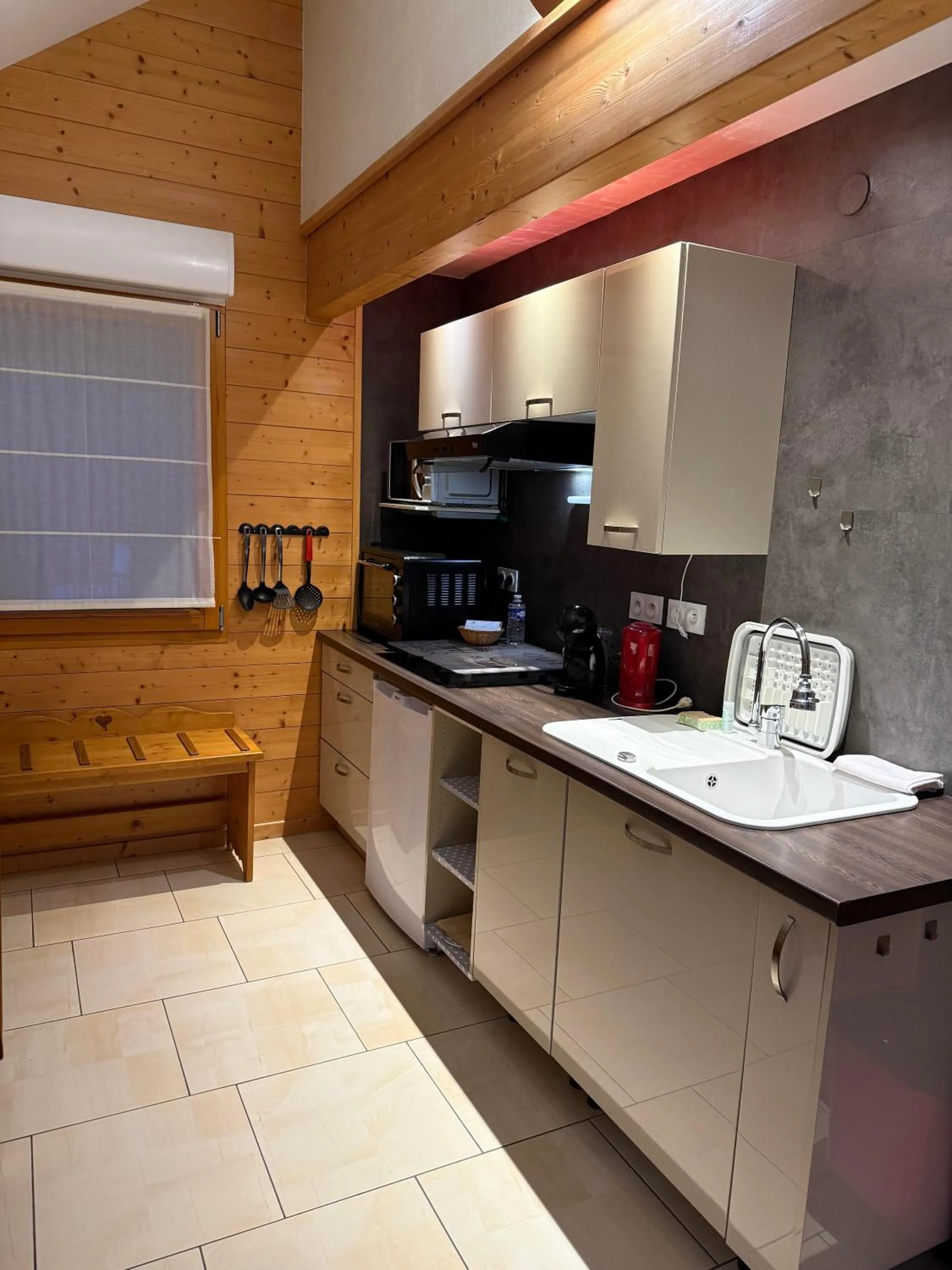 kitchen in Hôtel Résidence La Maison par Les Pins Sylvestres Amnéville les Thermes