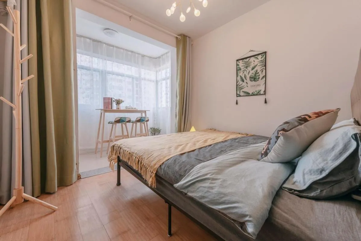 Bed in Xi’an Beilin·Xiaozhai· Locals Apartment 00178070