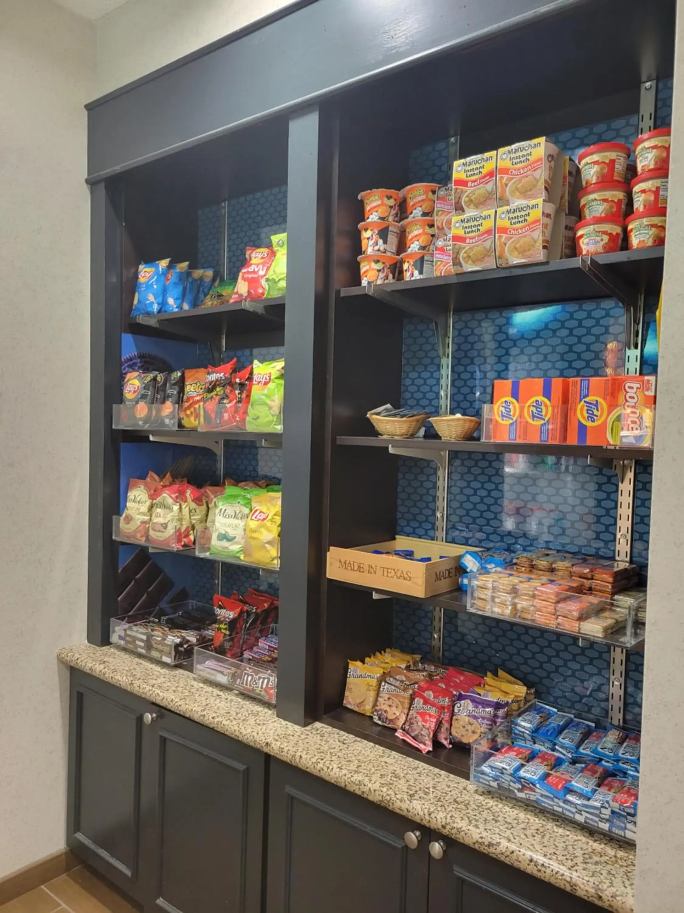 Food and drinks in Hampton Inn & Suites Austin Cedar Park-Lakeline Food and drinks in Hampton Inn & Suites Austin Cedar Park-Lakeline