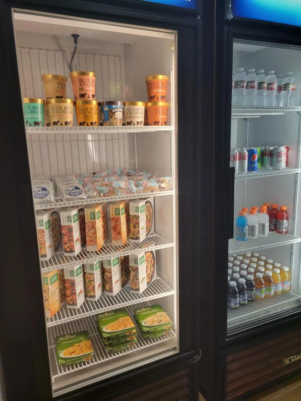 Food and drinks in Hampton Inn & Suites Austin Cedar Park-Lakeline