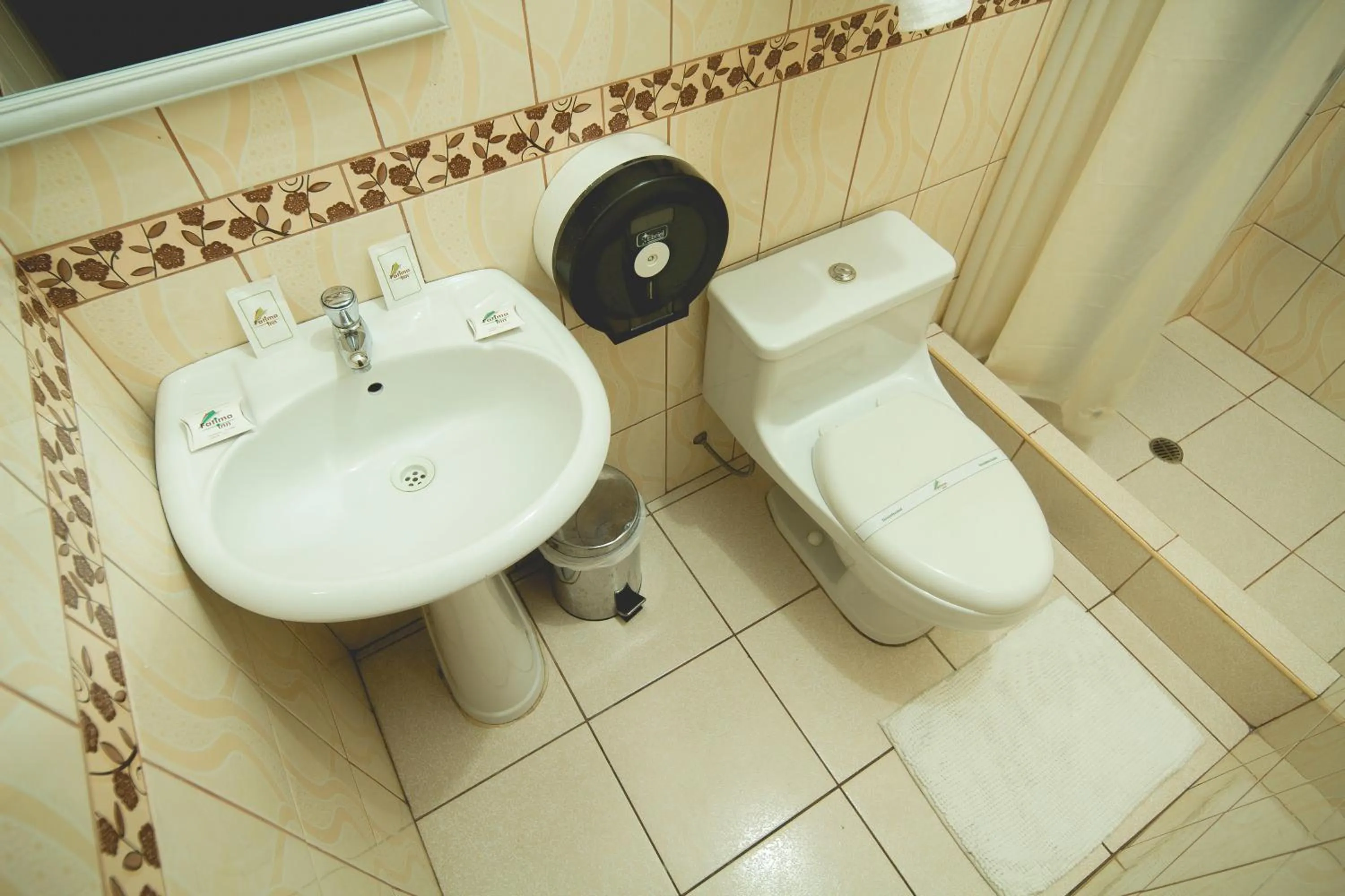 Bathroom in Hotel Fatima Inn