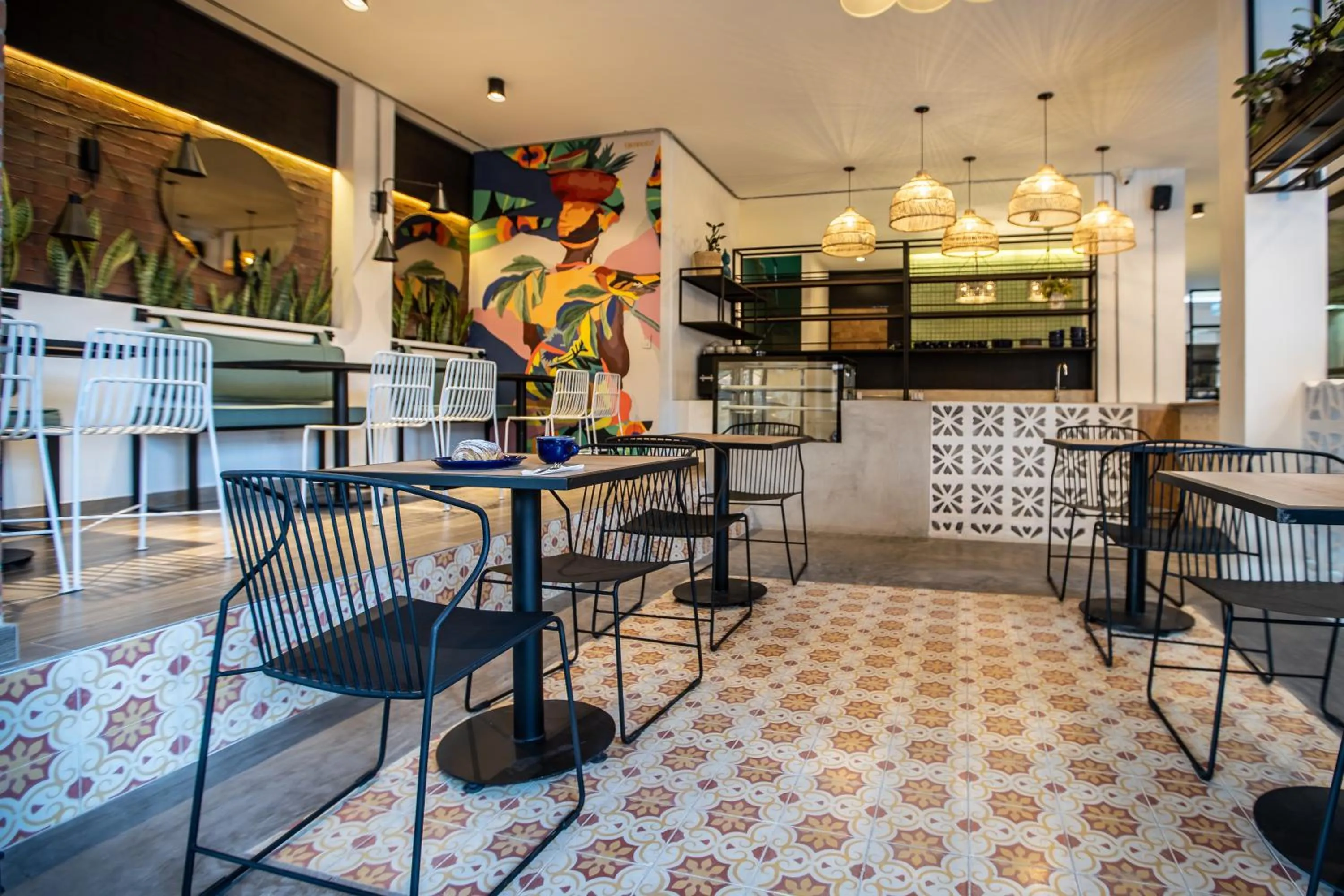 Restaurant/places to eat in 103 Wonderful House