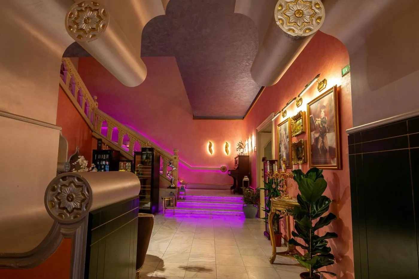 Restaurant/places to eat in Hotel Lido by Phoenicia