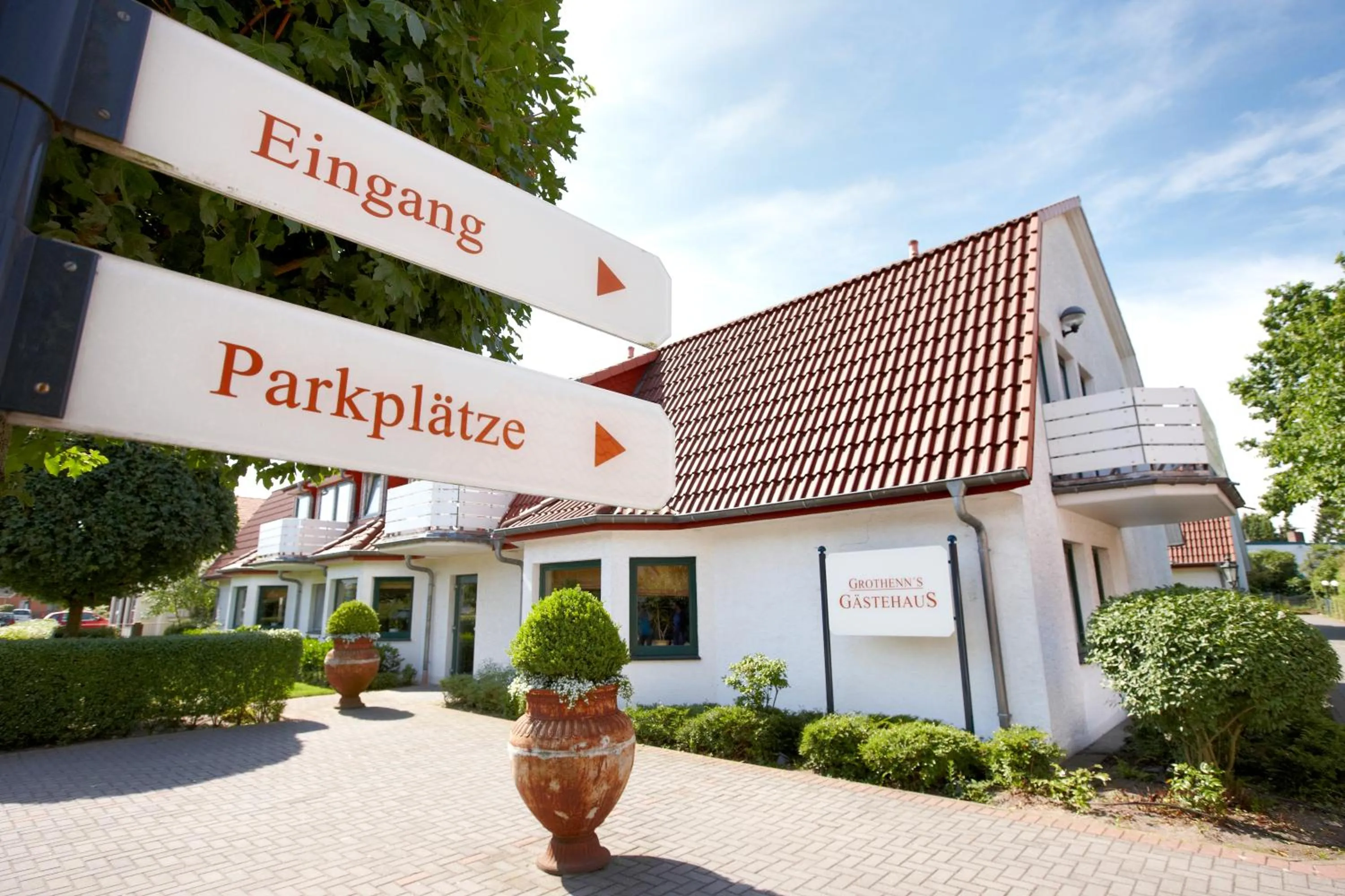 Facade/entrance in Grothenns Hotel 3-Sterne superior