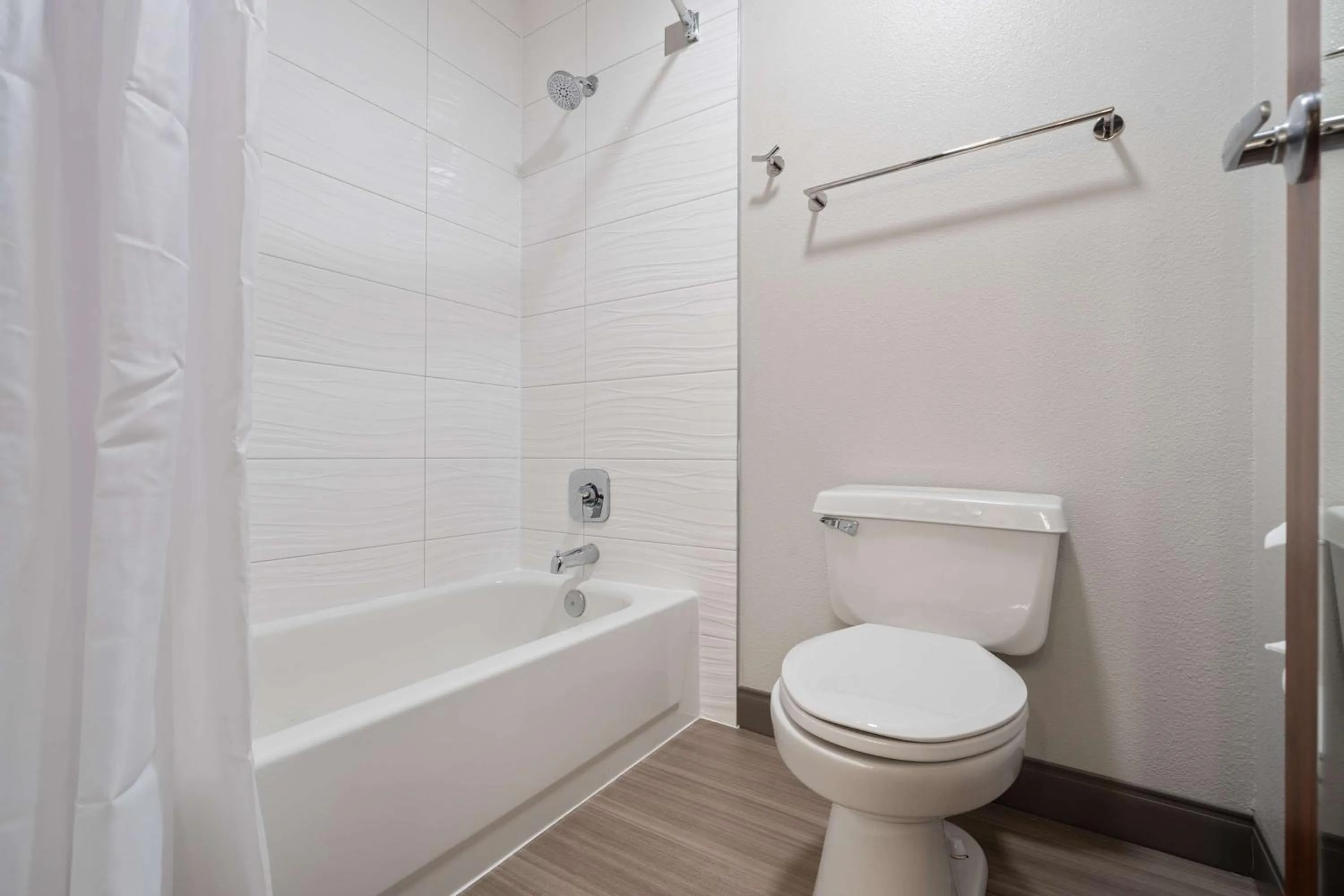 Bathroom in Best Western Lake Oswego Hotel & Suites