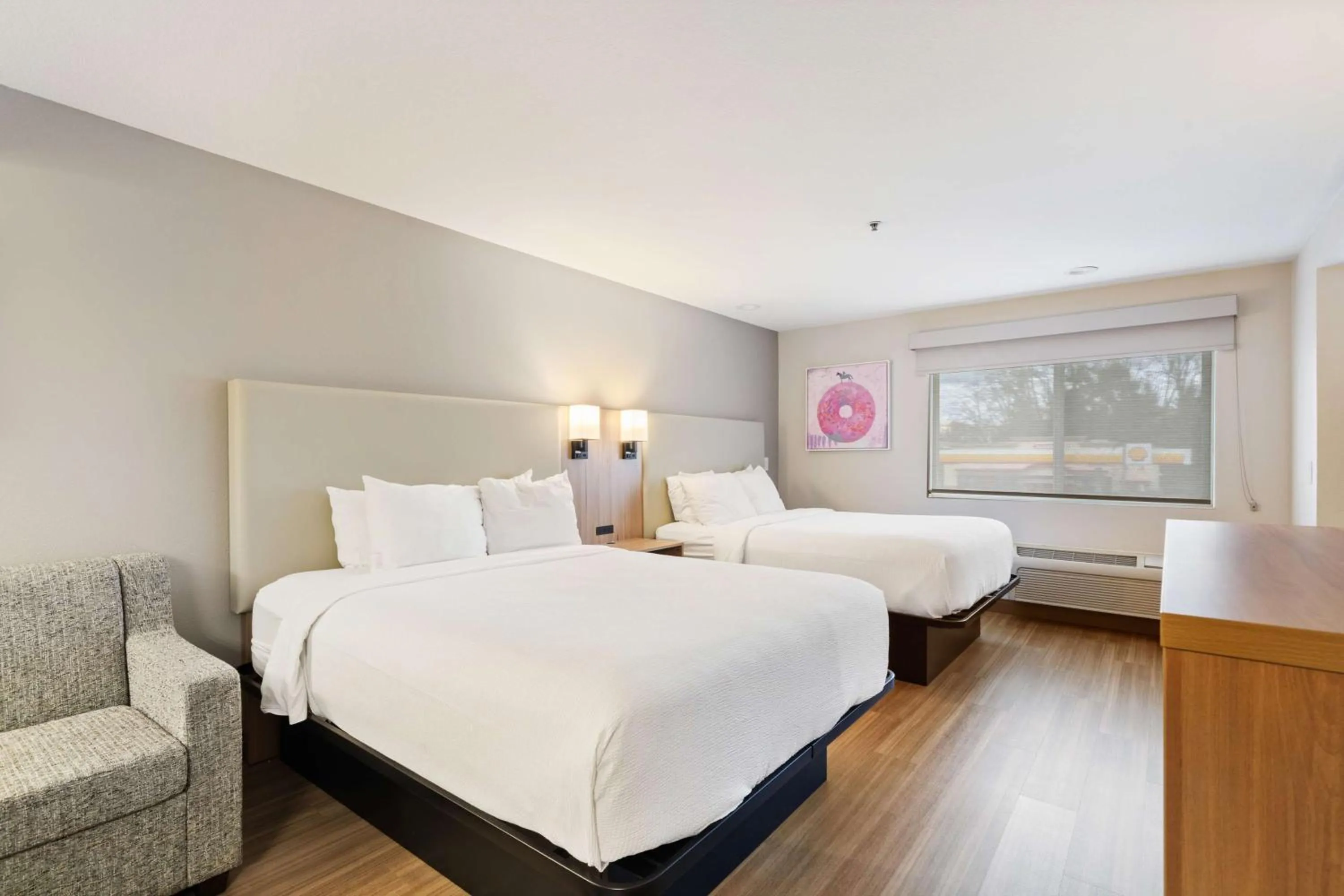 Bedroom, Bed in Best Western Lake Oswego Hotel & Suites