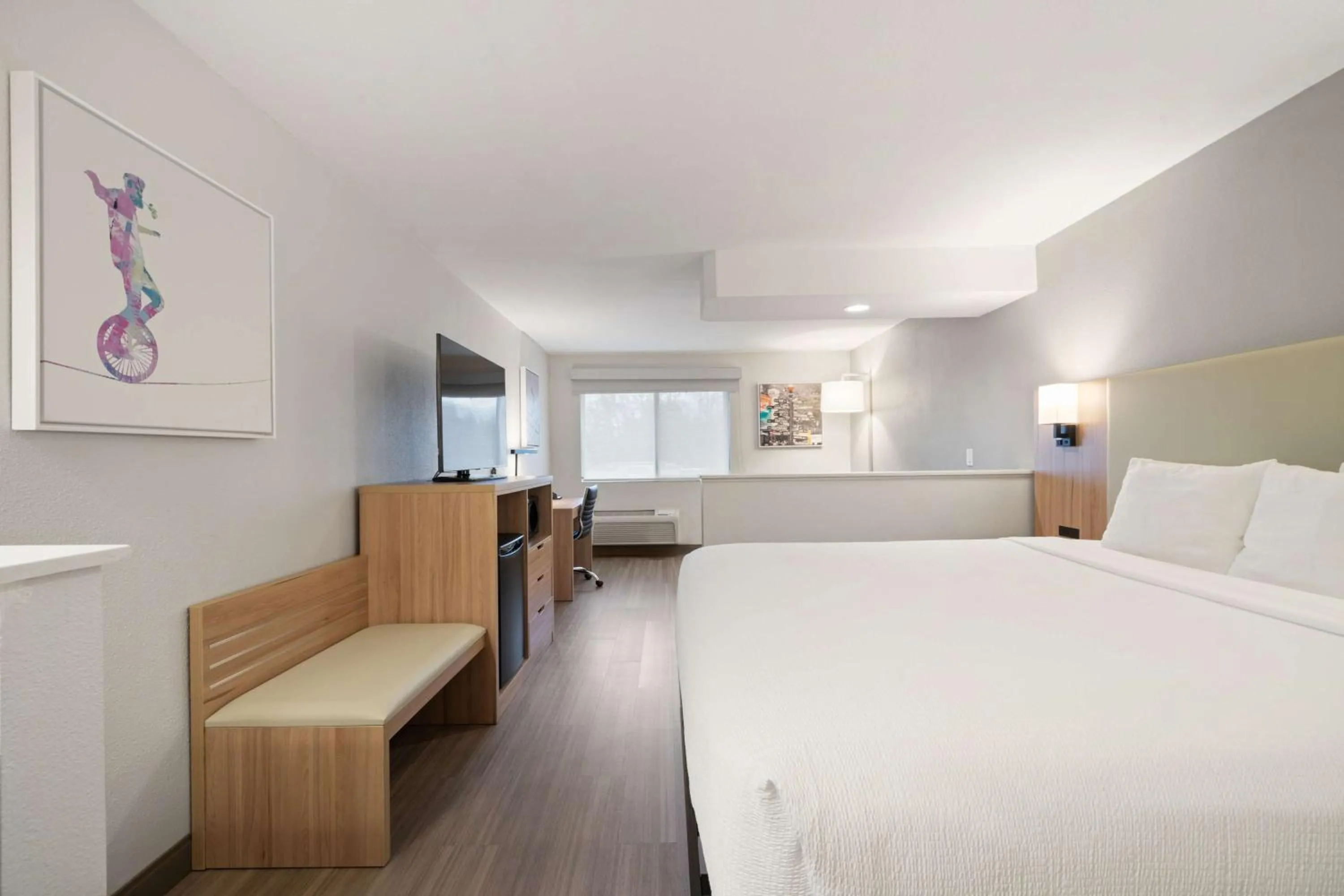 Bedroom, Bed in Best Western Lake Oswego Hotel & Suites