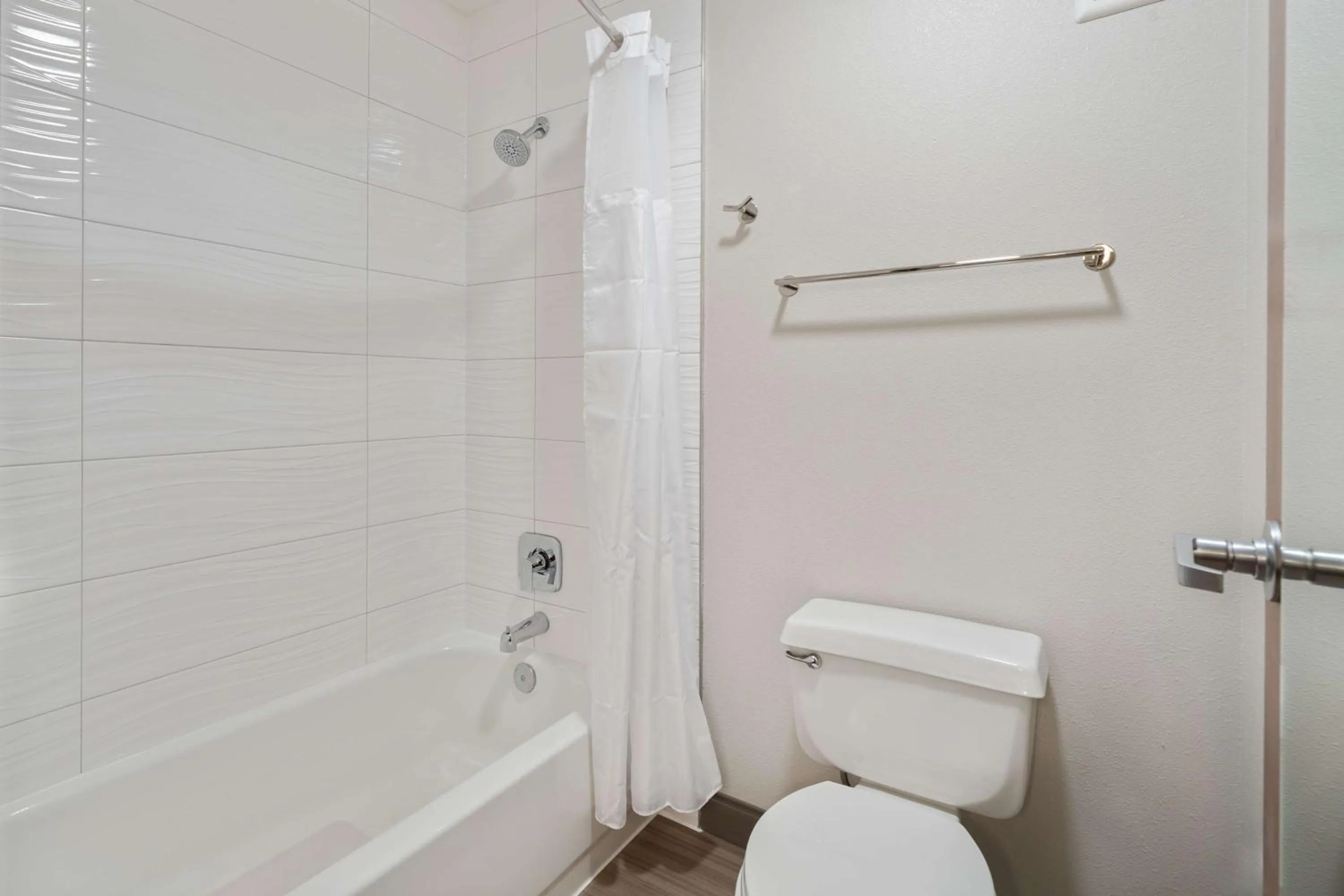 Bathroom in Best Western Lake Oswego Hotel & Suites