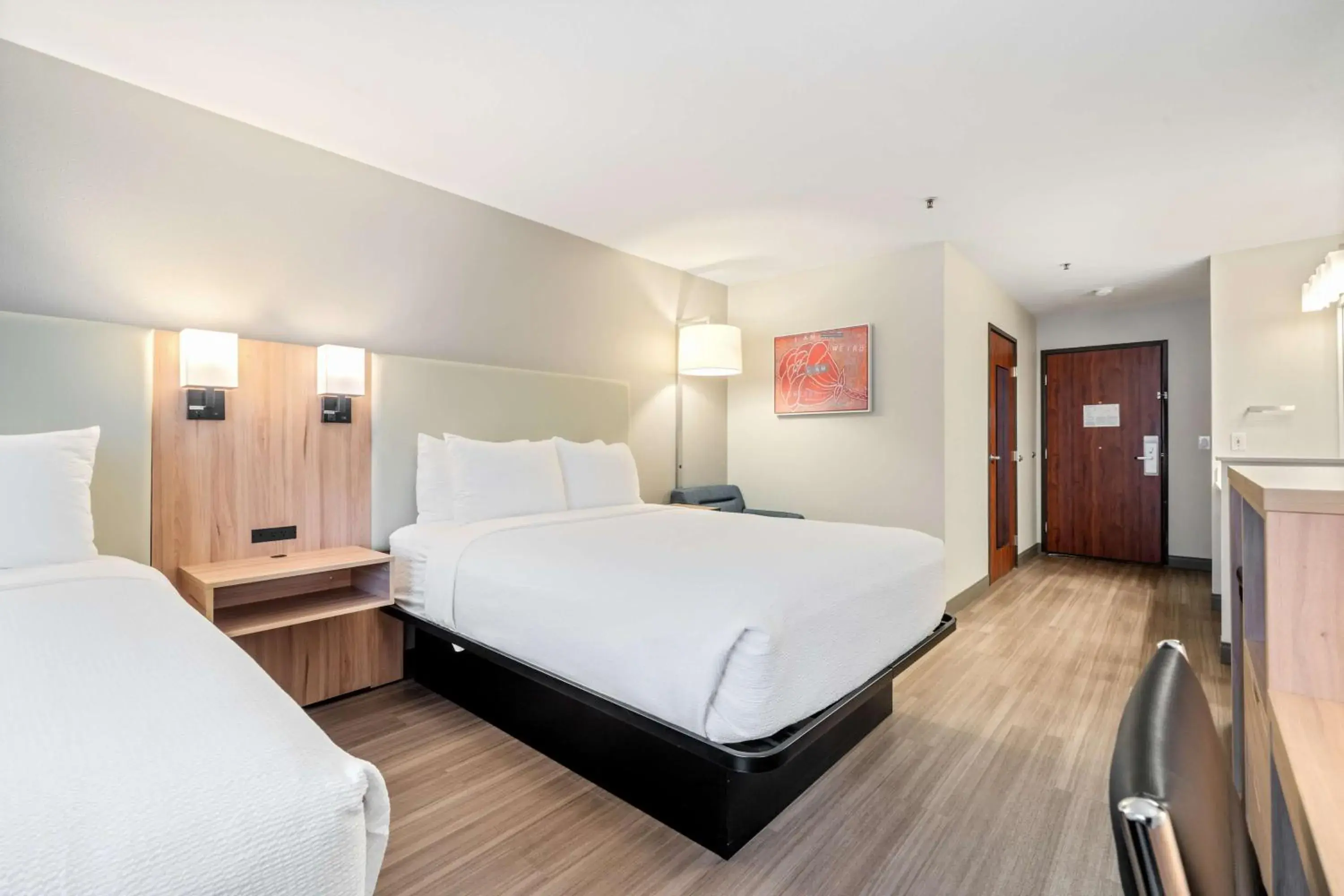 Bedroom, Bed in Best Western Lake Oswego Hotel & Suites Bedroom, Bed in Best Western Lake Oswego Hotel & Suites