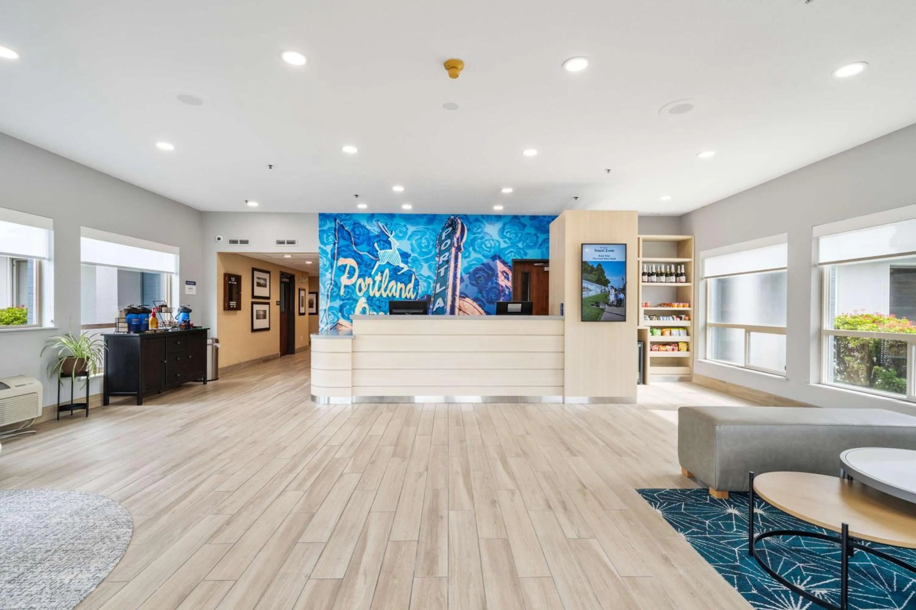 Lobby or reception in Best Western Lake Oswego Hotel & Suites