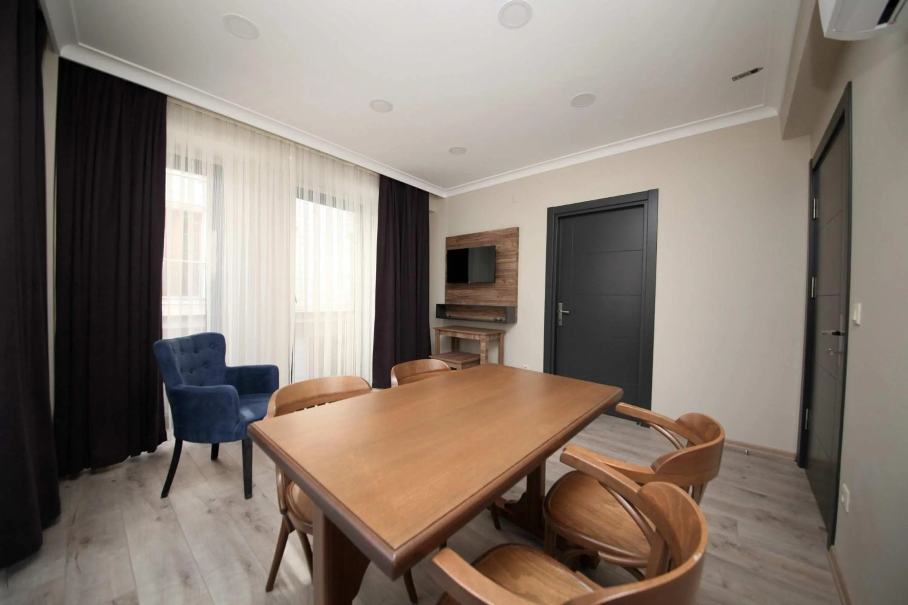 Living room in Corner Suite
