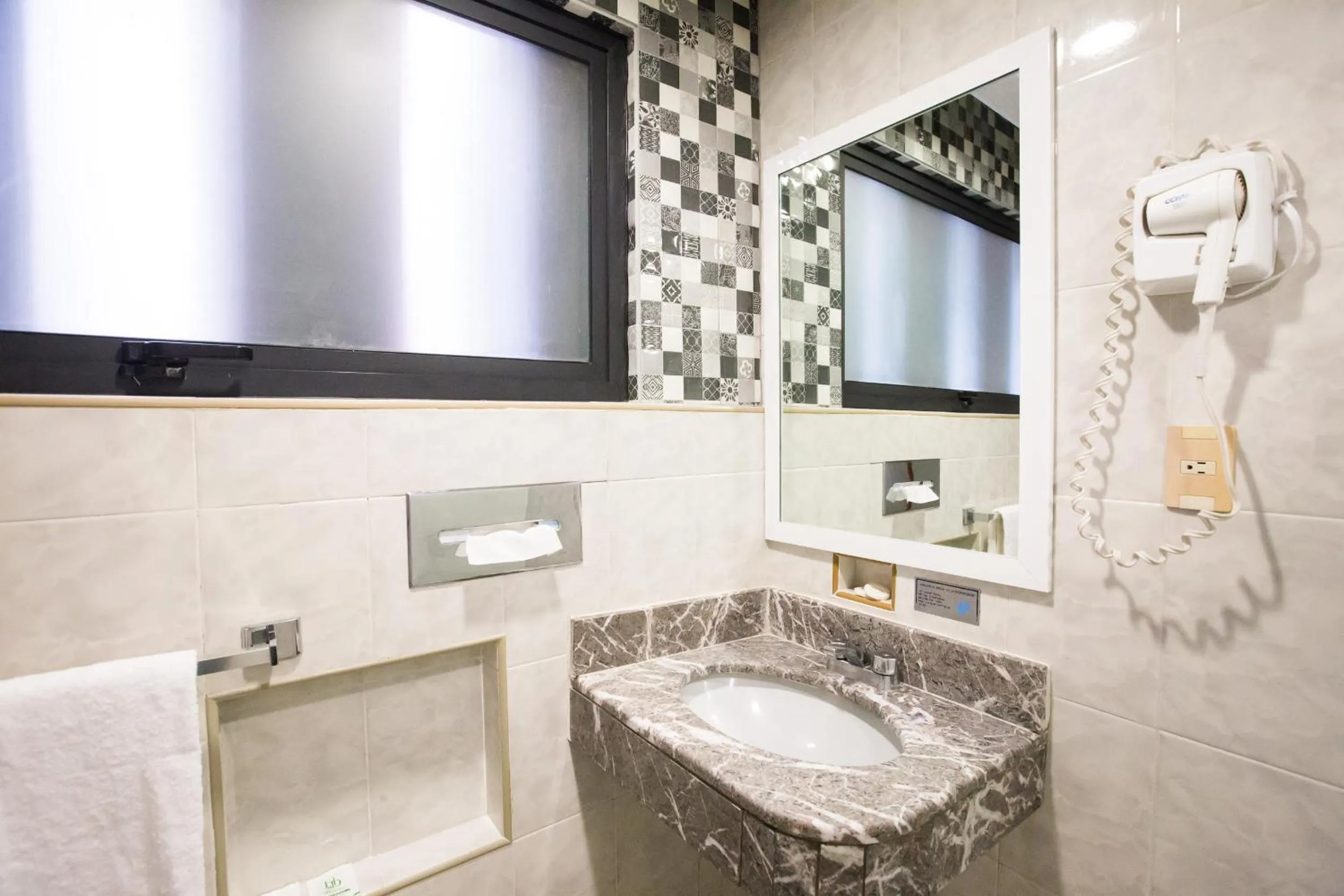 Bathroom in Hotel Diligencias