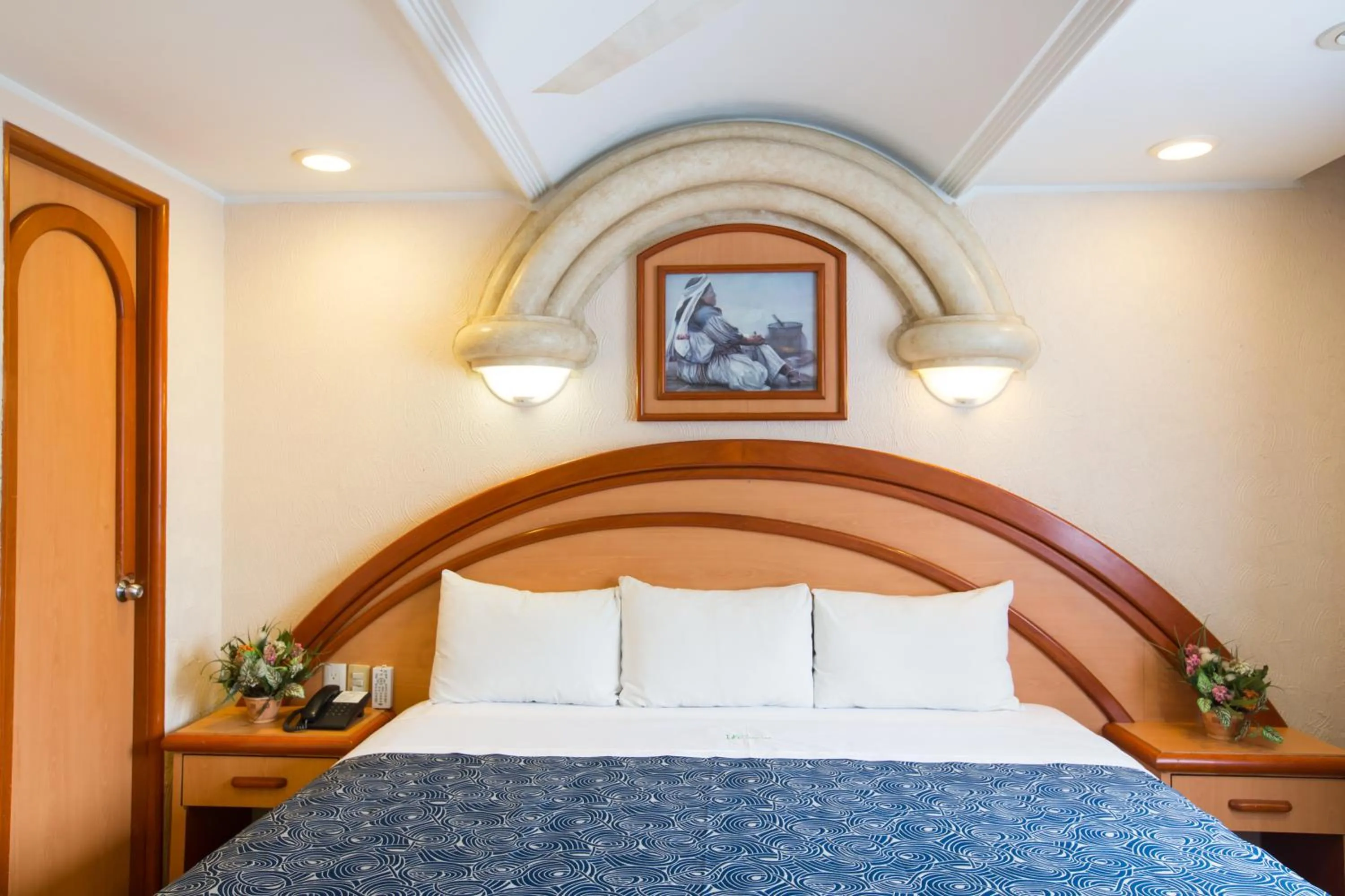 Photo of the whole room, Bed in Hotel Diligencias