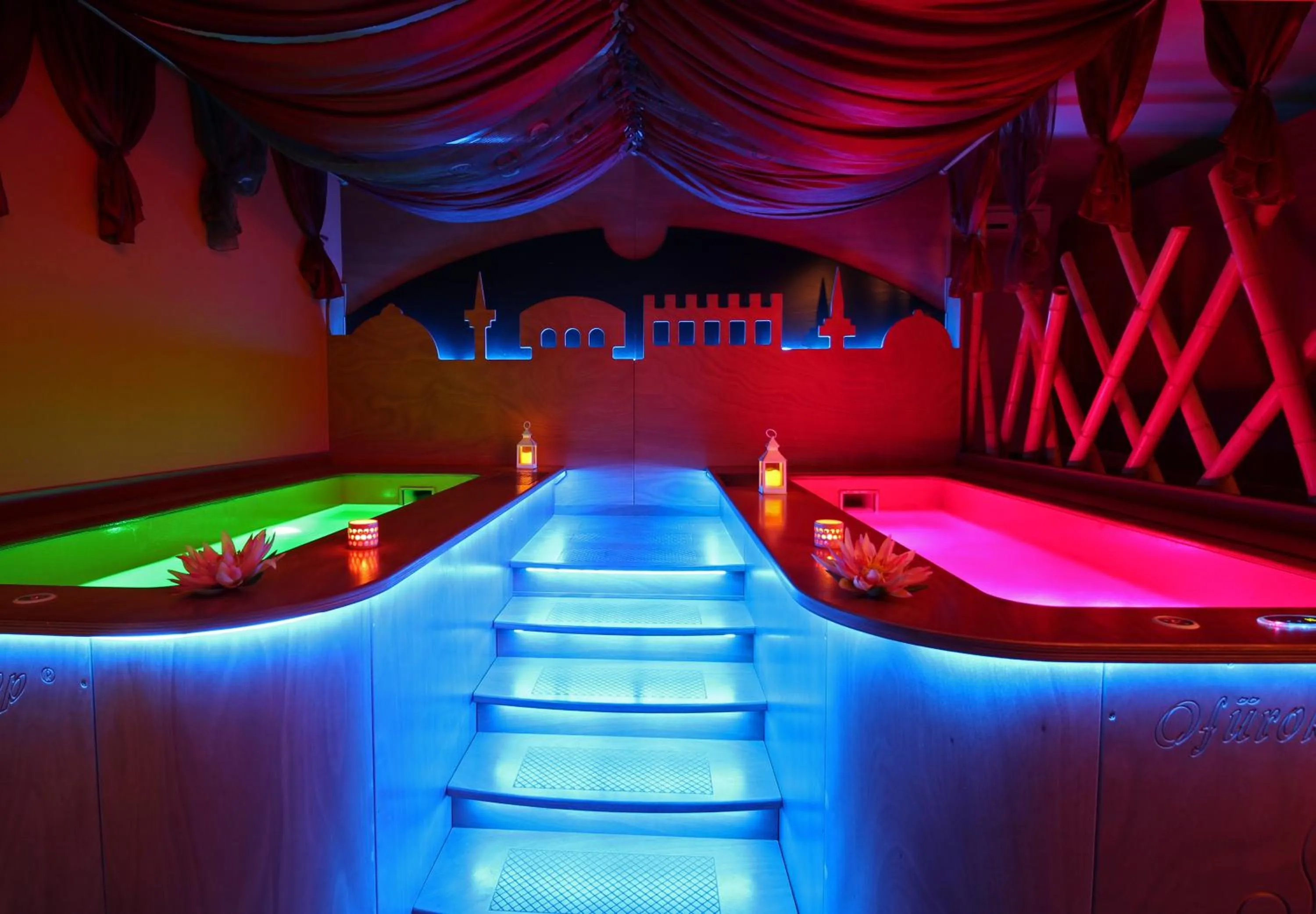 Hot Tub in Hotel Capo Campolato