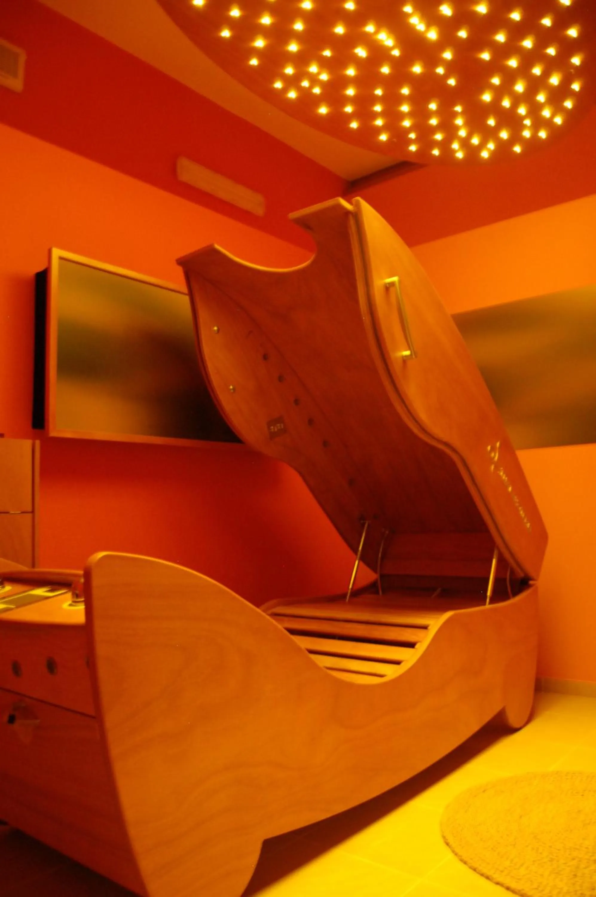 Steam room in Hotel Capo Campolato