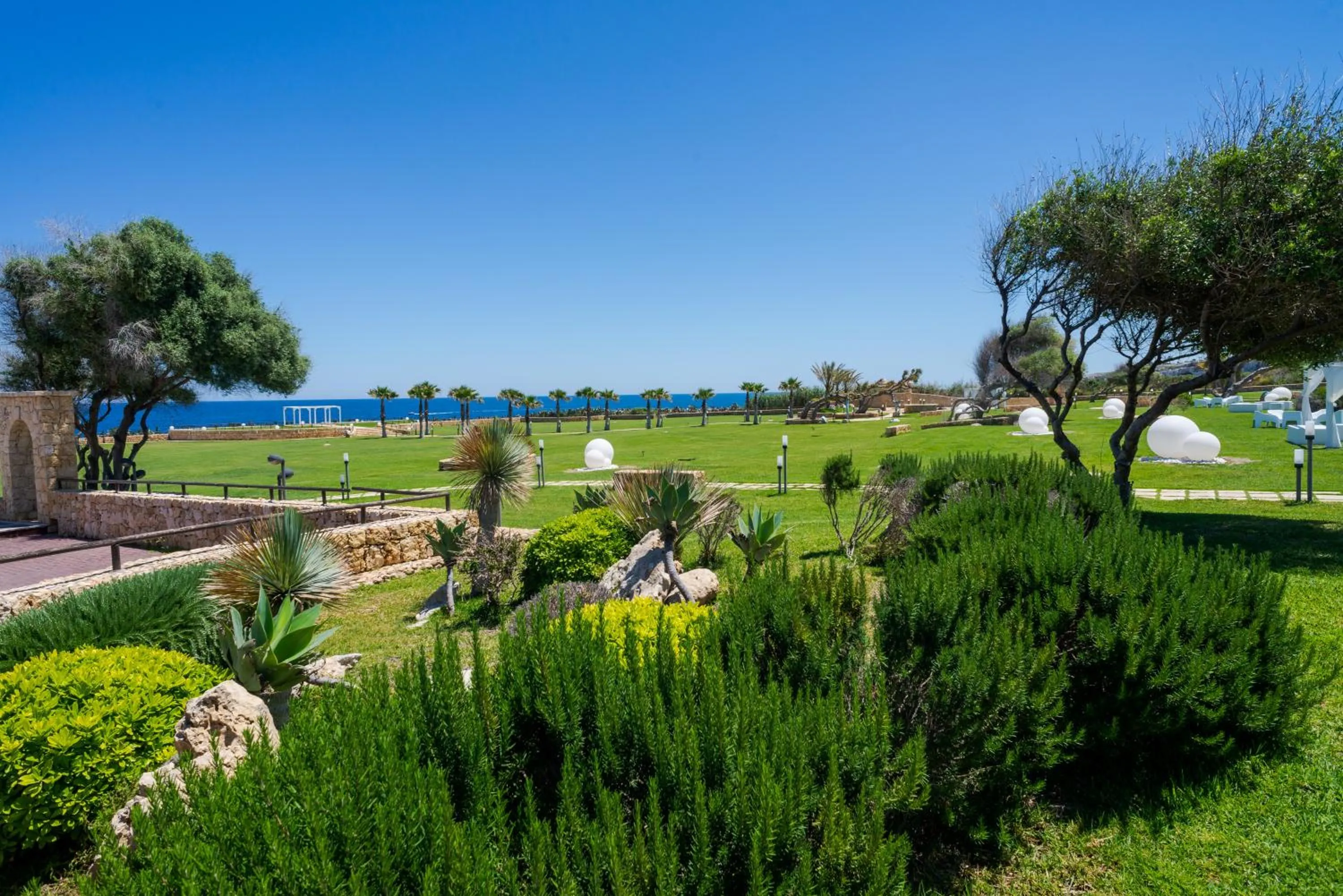 Garden in Hotel Capo Campolato