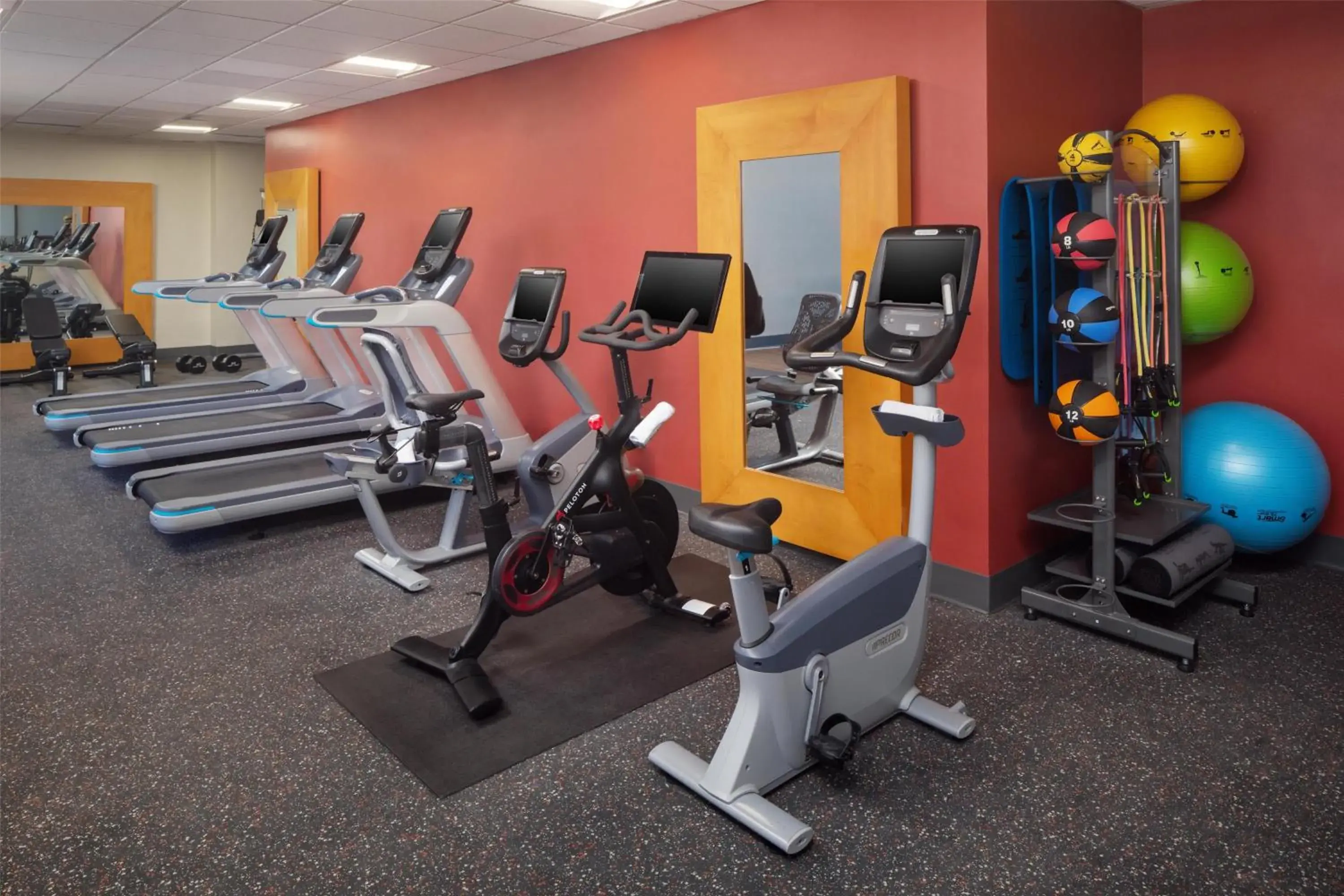 Fitness centre/facilities in Hilton Arlington Fitness centre/facilities in Hilton Arlington