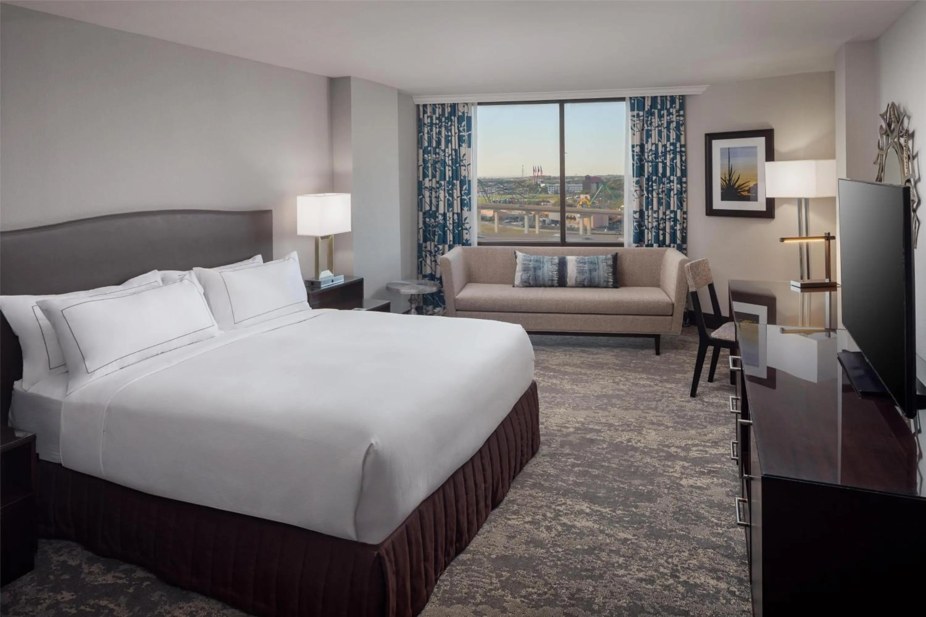 Bed in Hilton Arlington